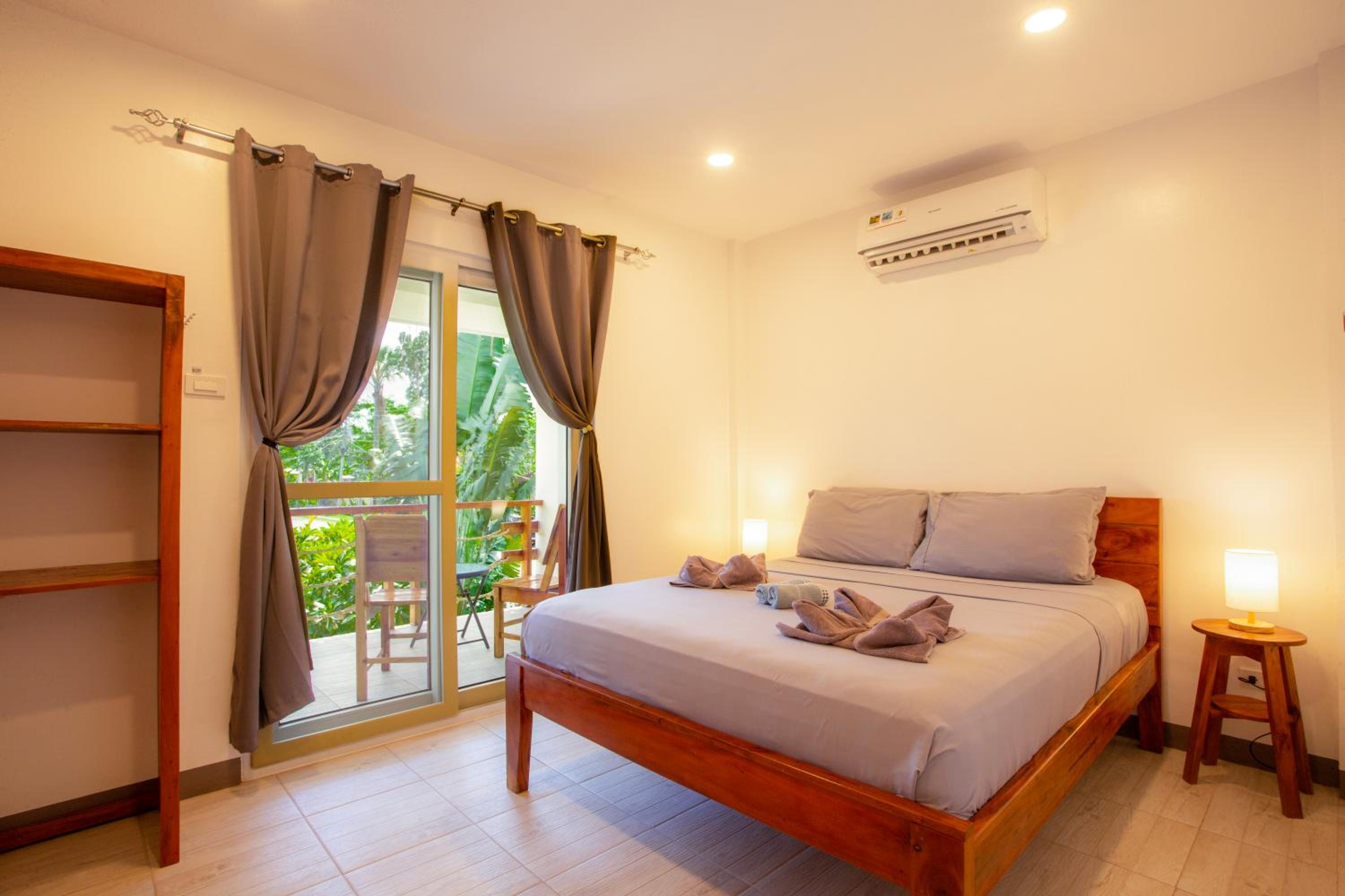 Double Room with Pool View - Photo 1