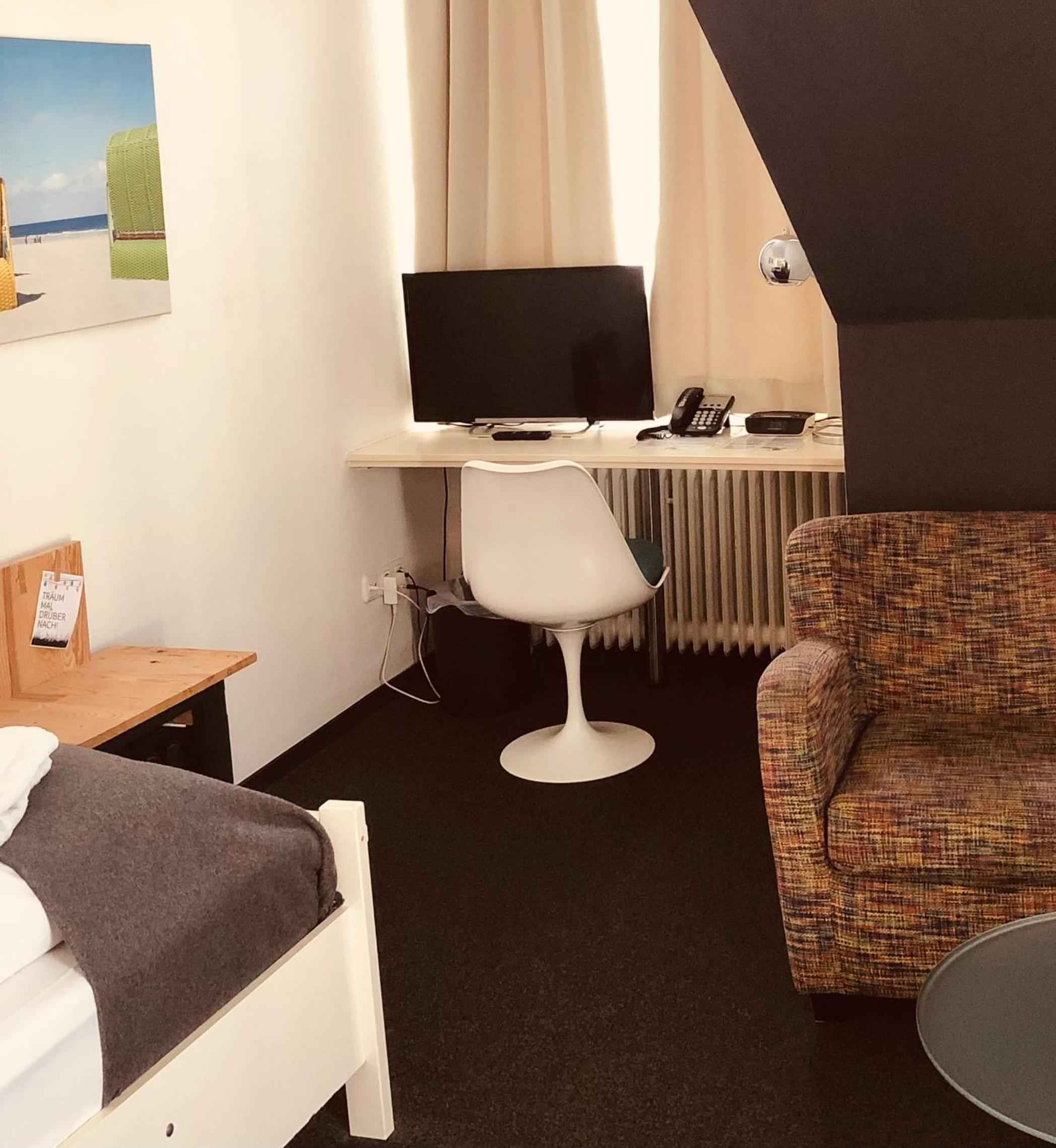 Single Room photo 2