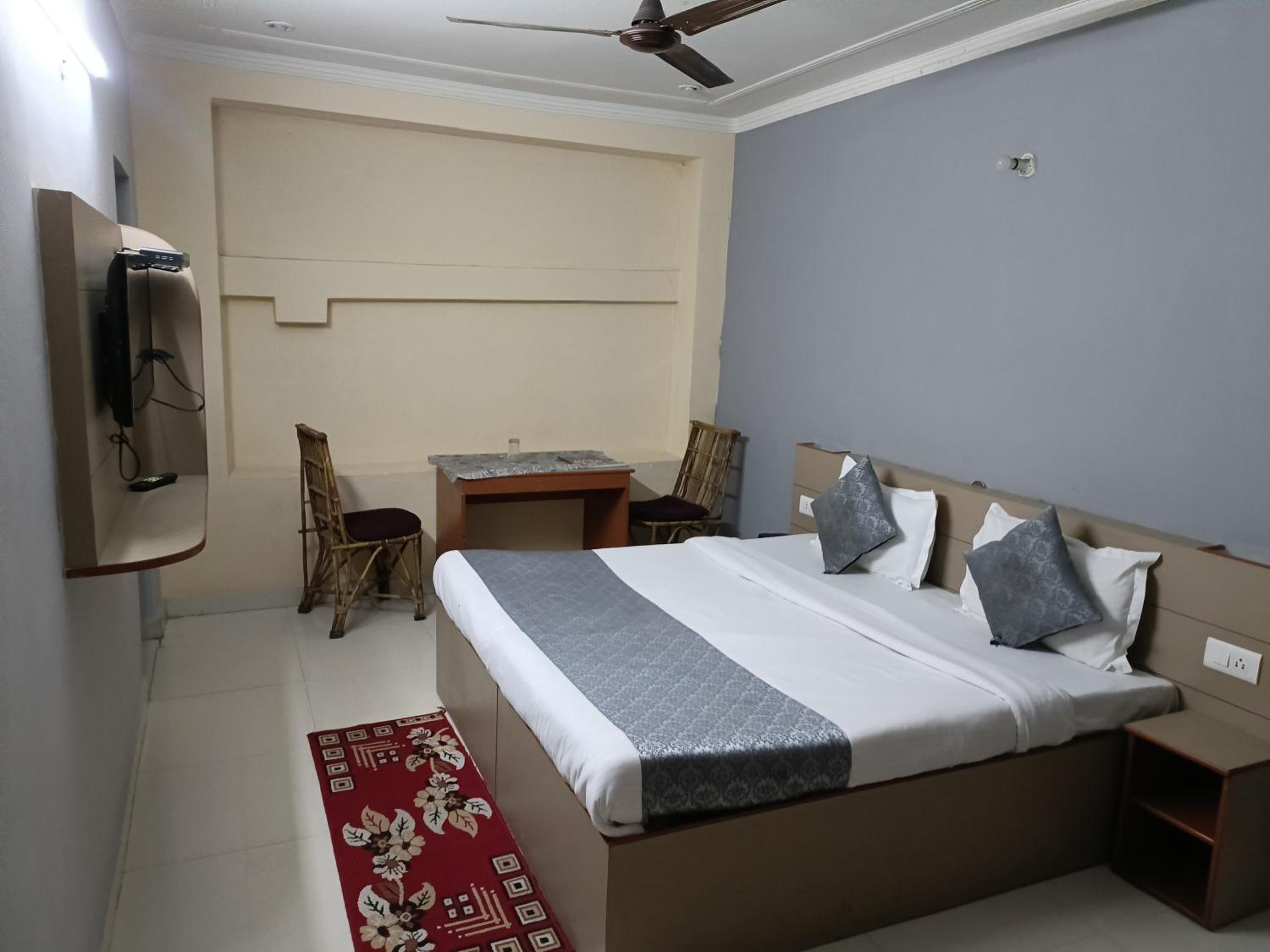 Deluxe Double Room photo 3