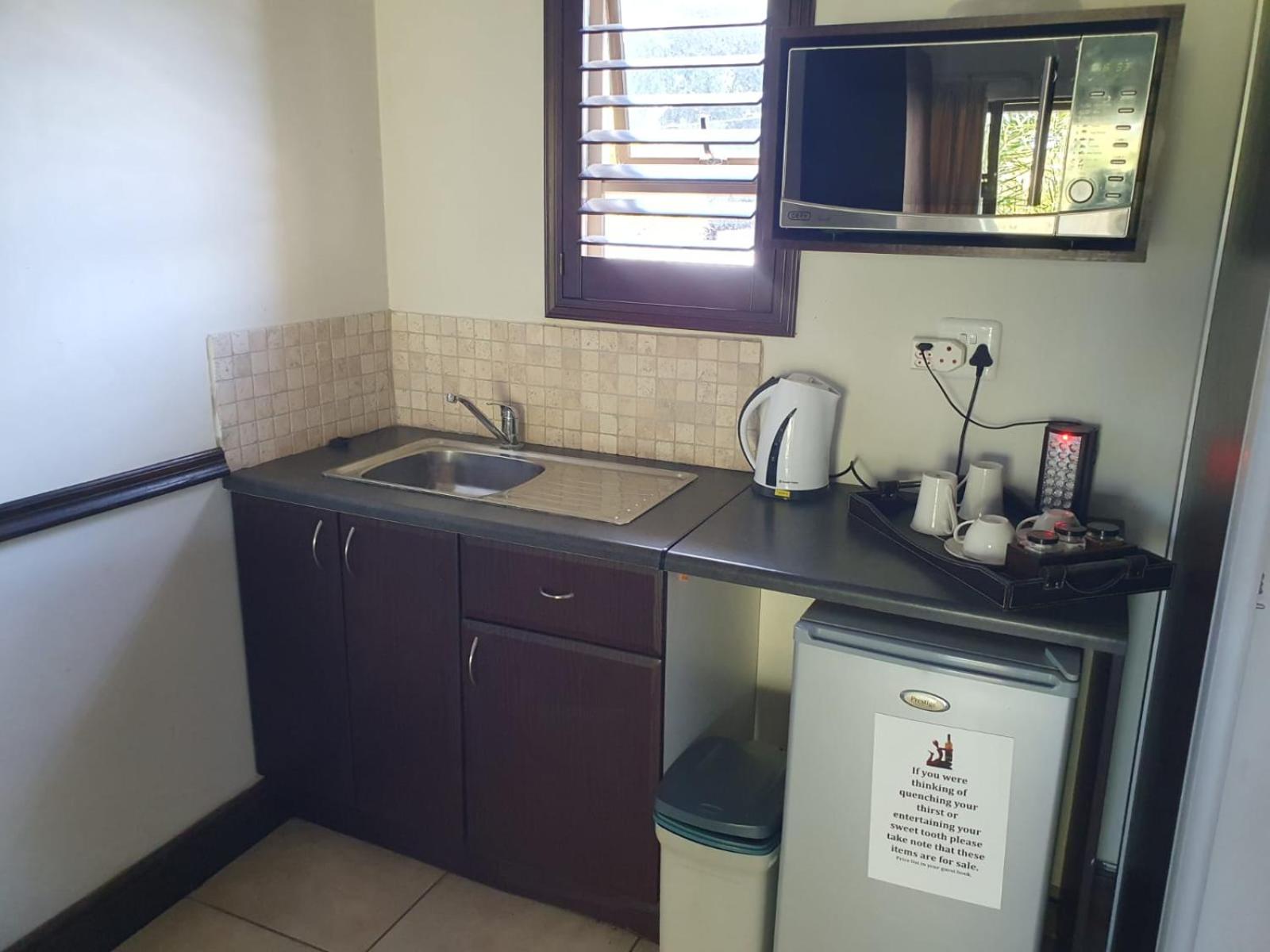 Double or Twin Room with Balcony photo 3