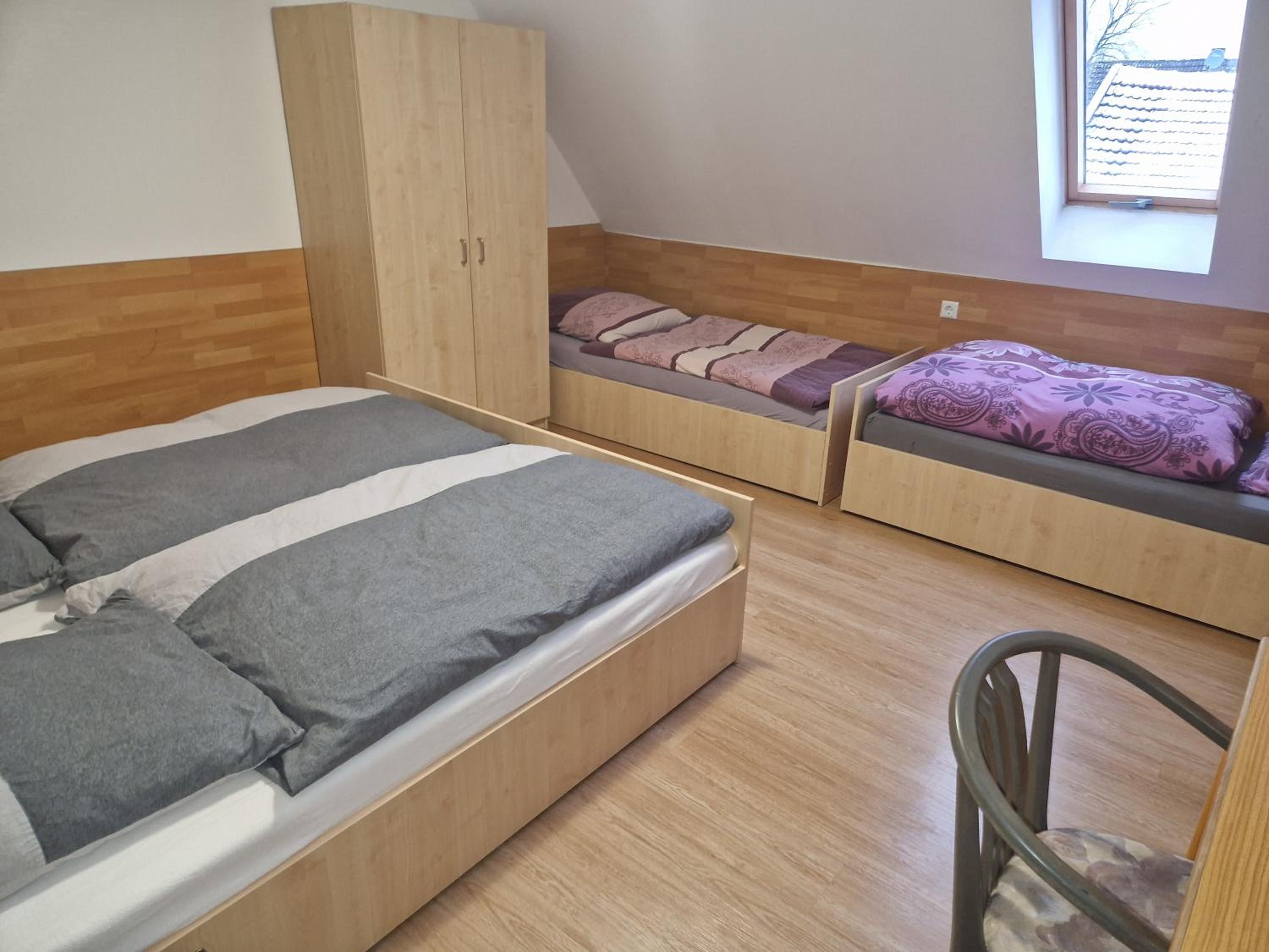 Economy Quadruple Room with Shared Bathroom photo 2