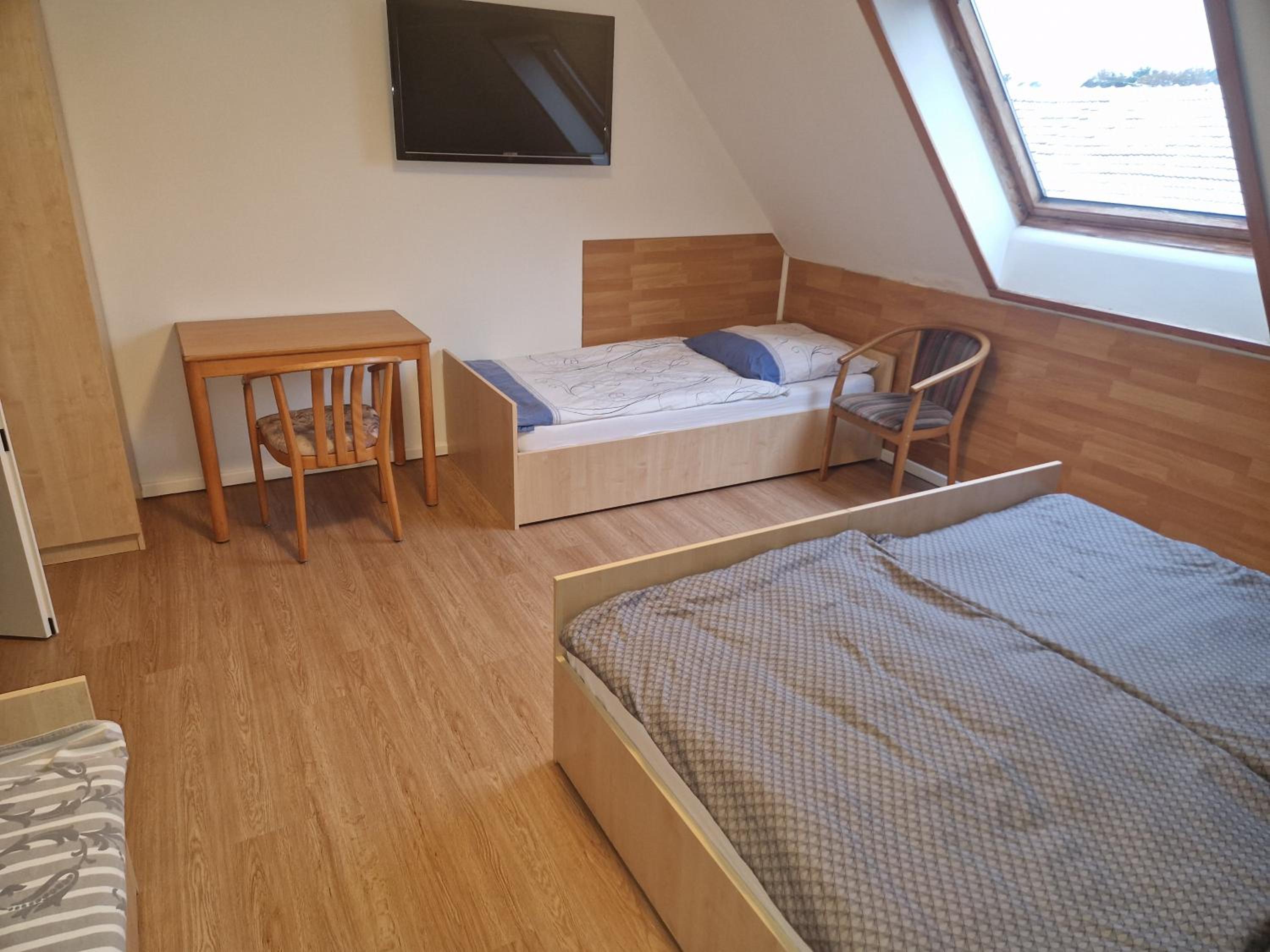 Economy Quadruple Room with Shared Bathroom photo 2