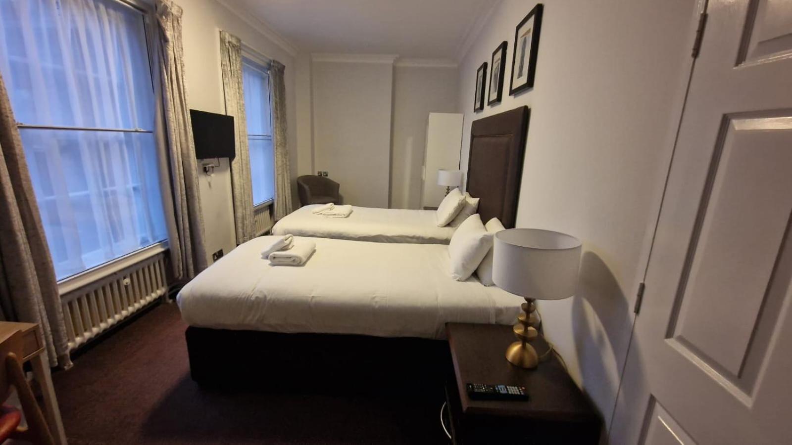Standard Twin Room - Non-Smoking - Photo 2
