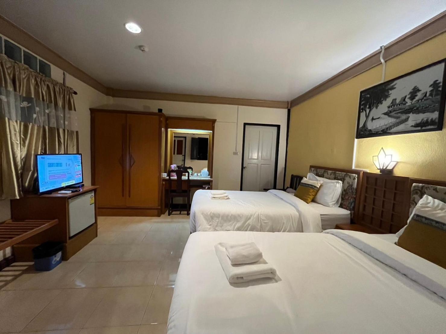 Standard Twin Room