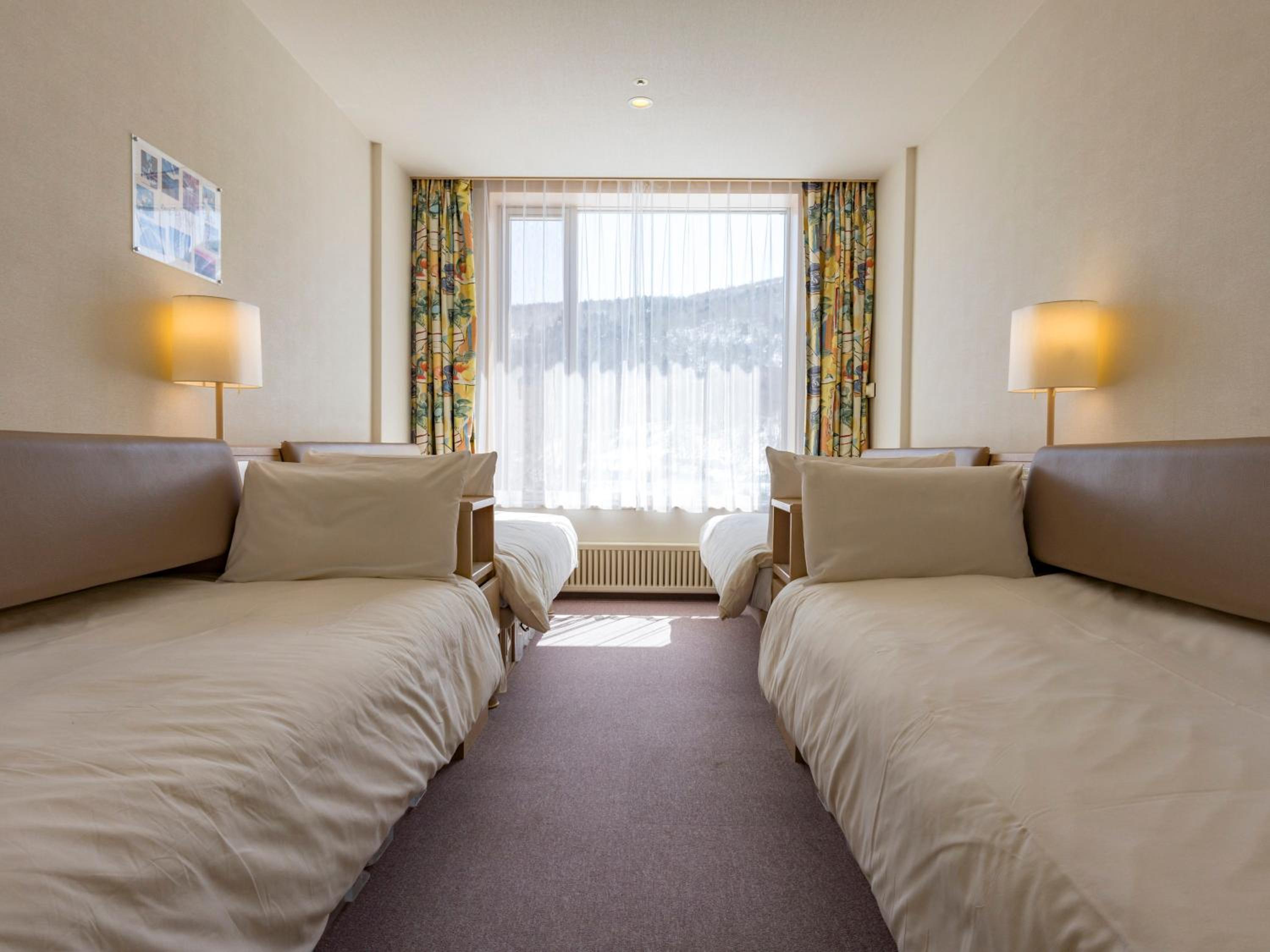 Four-Bedroom - Non-Smoking (West Building) photo 1