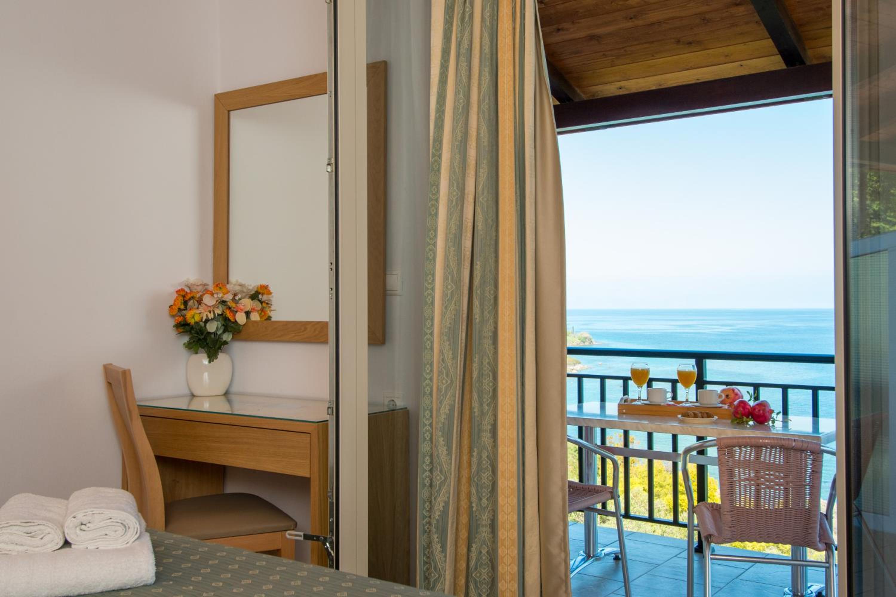 Apartment with Sea View photo 3