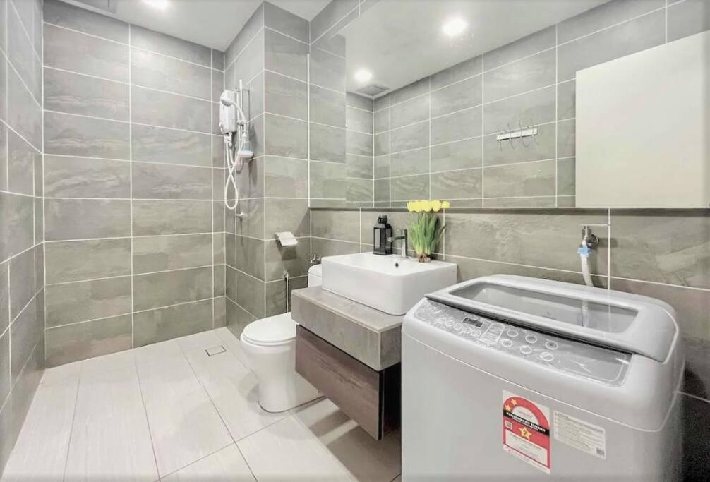 One-Bedroom Apartment - Photo 16