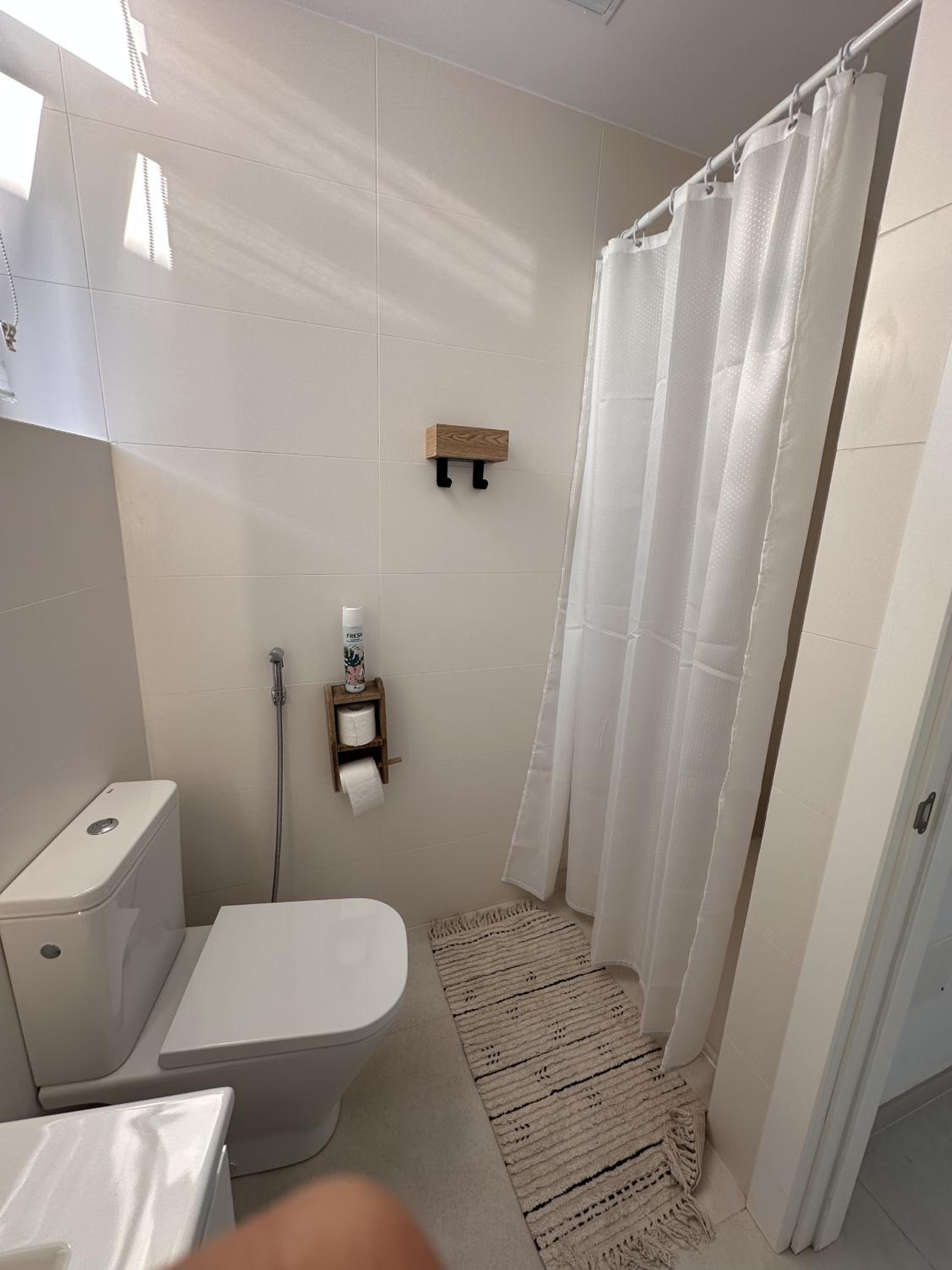 Single Room with Shared Bathroom photo 2