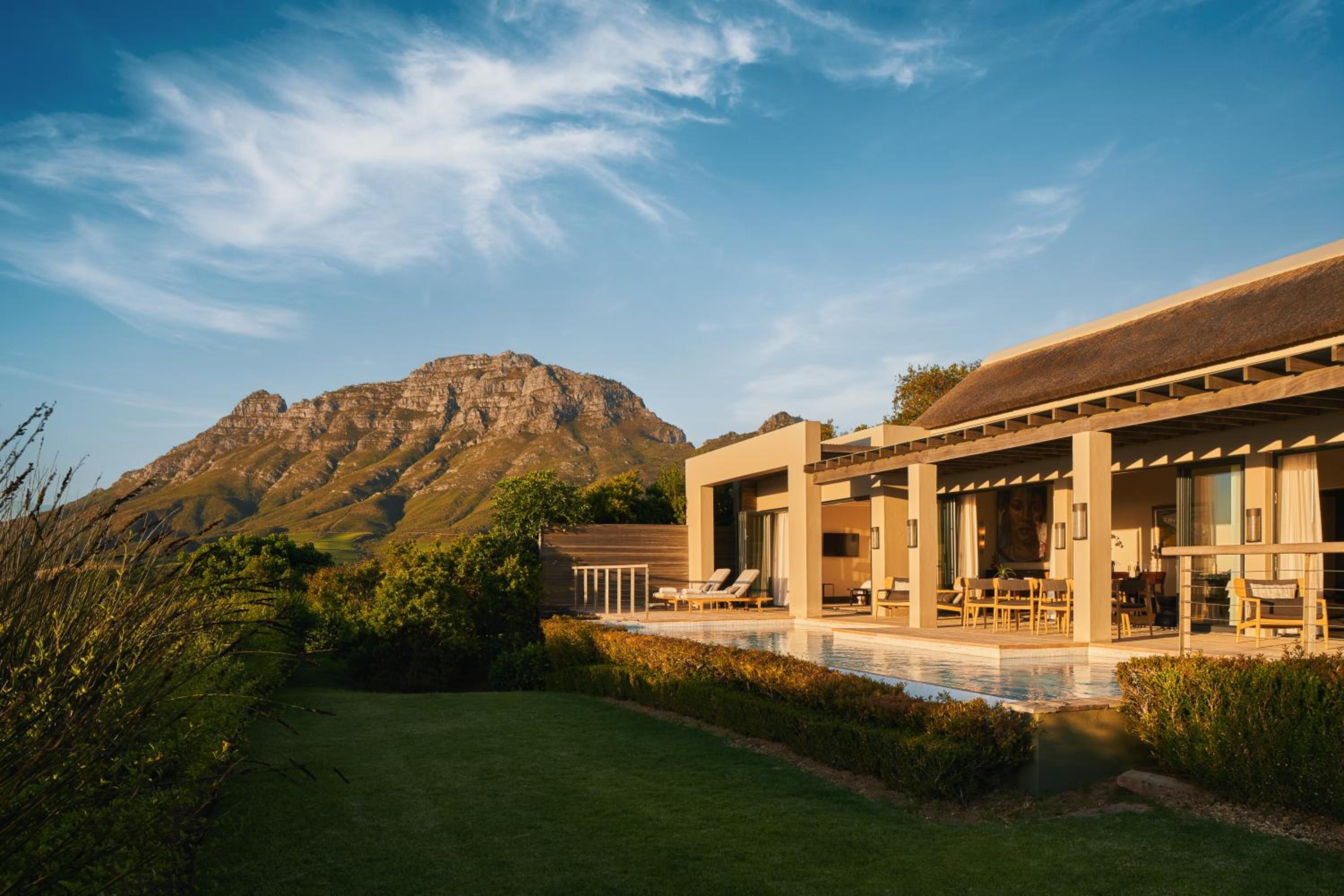 Presidential Villa with Private Pool photo 2