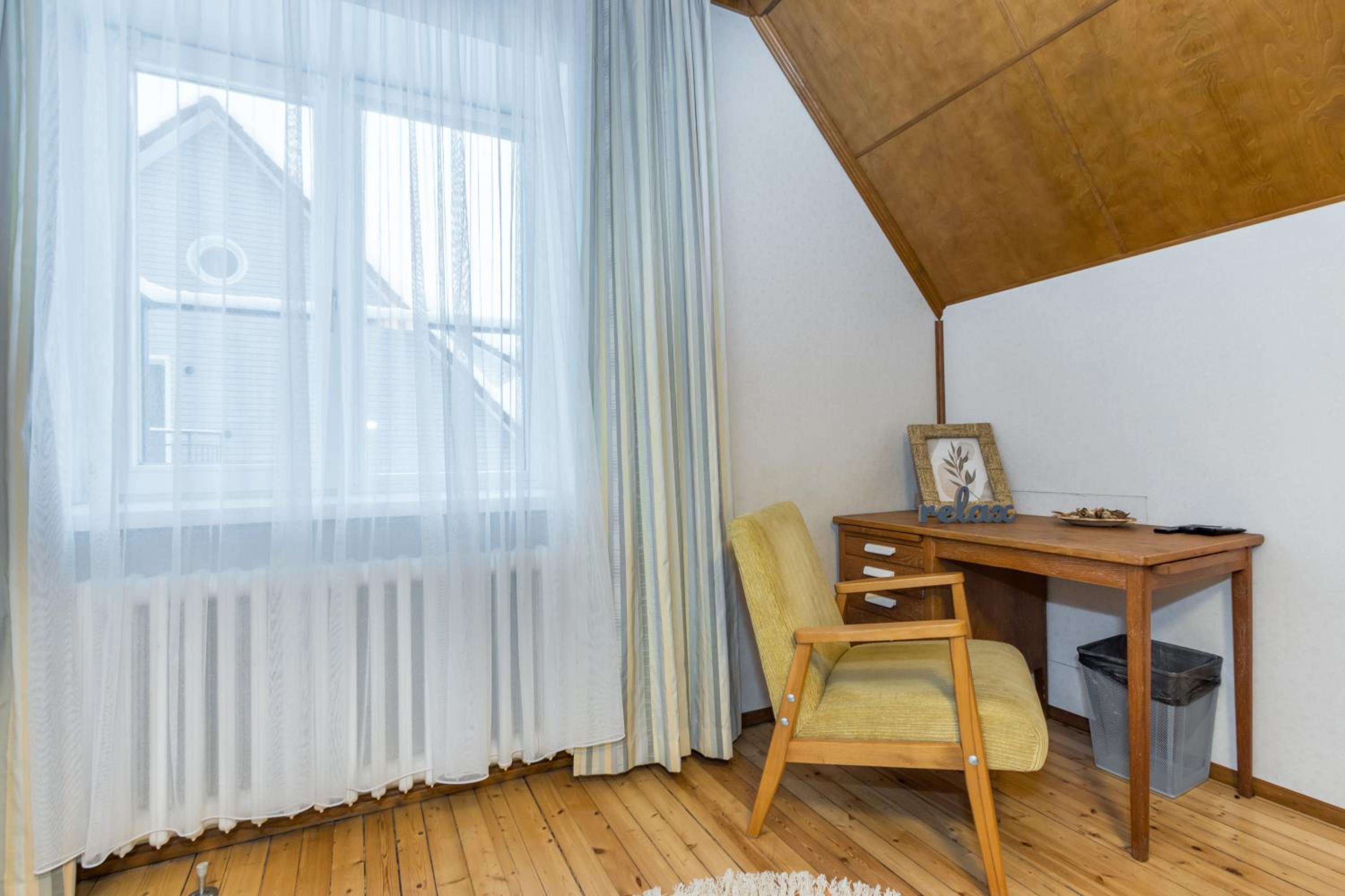 Deluxe Double Room with Balcony photo 3
