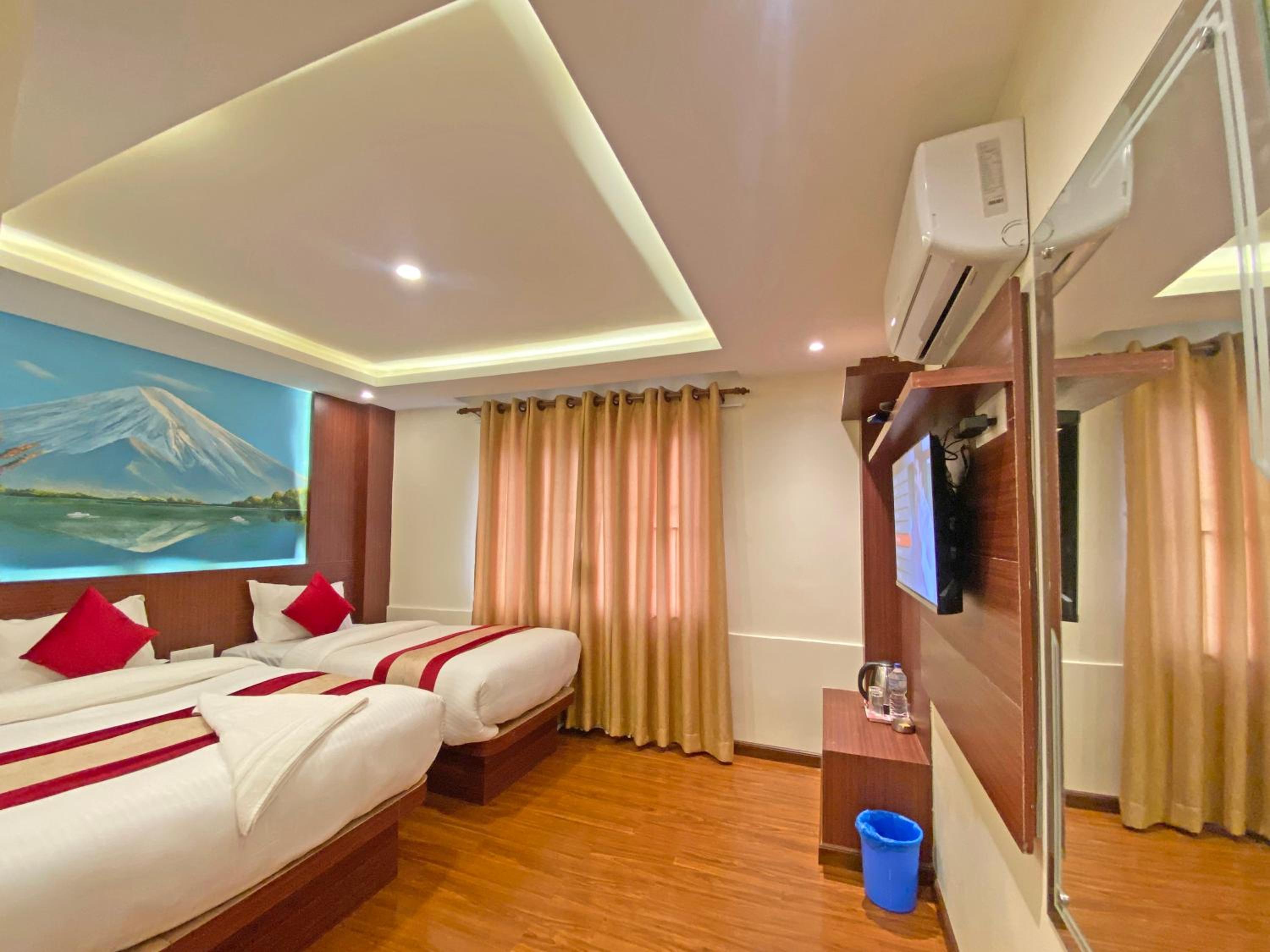 Deluxe Double or Twin Room - Photo 22