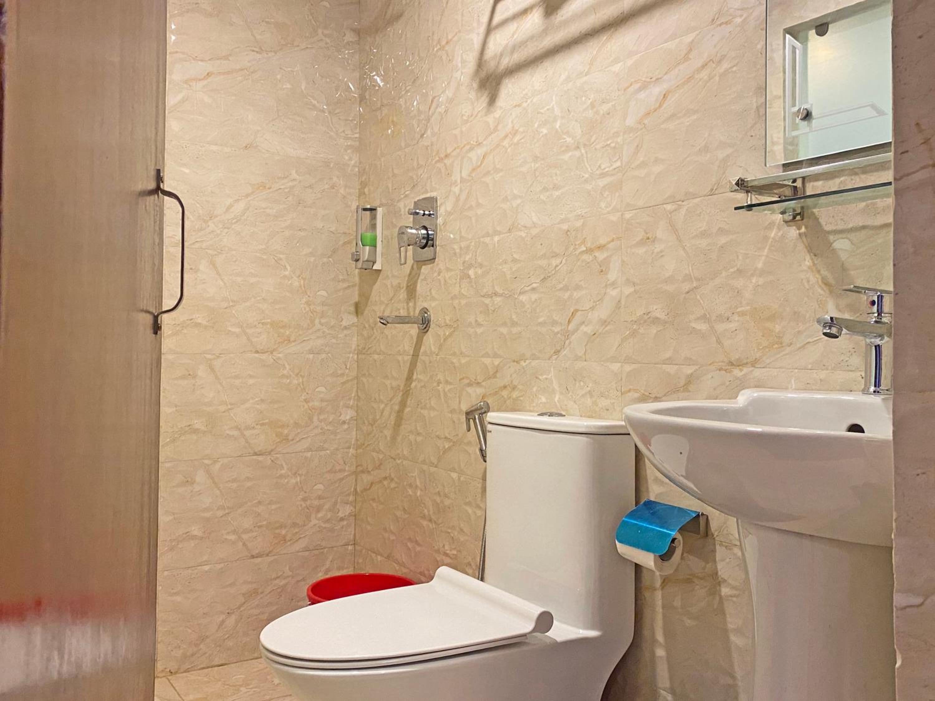 Deluxe Double or Twin Room - Photo 17