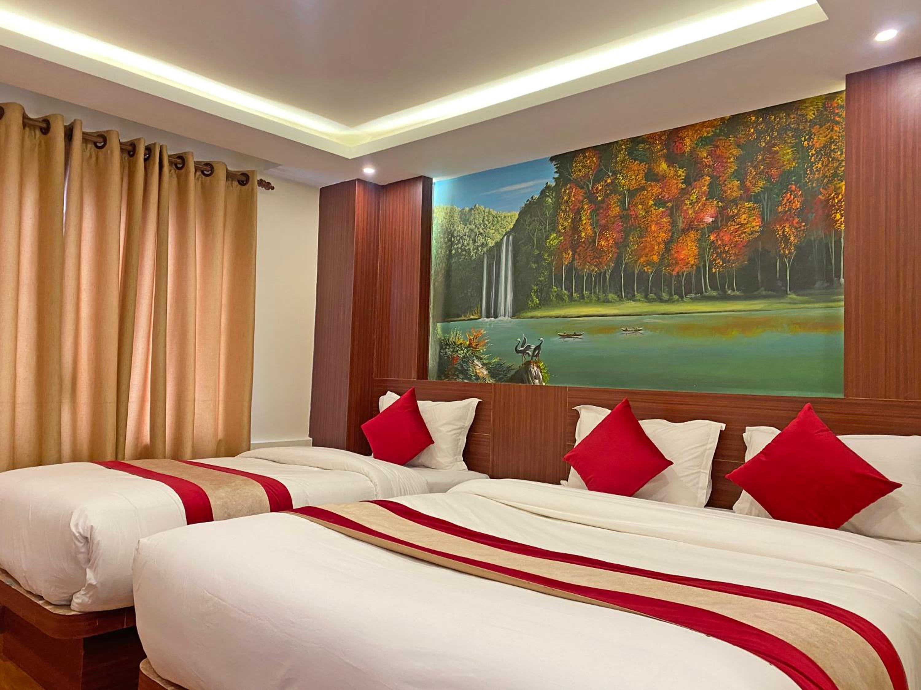 Deluxe Double or Twin Room - Photo 13