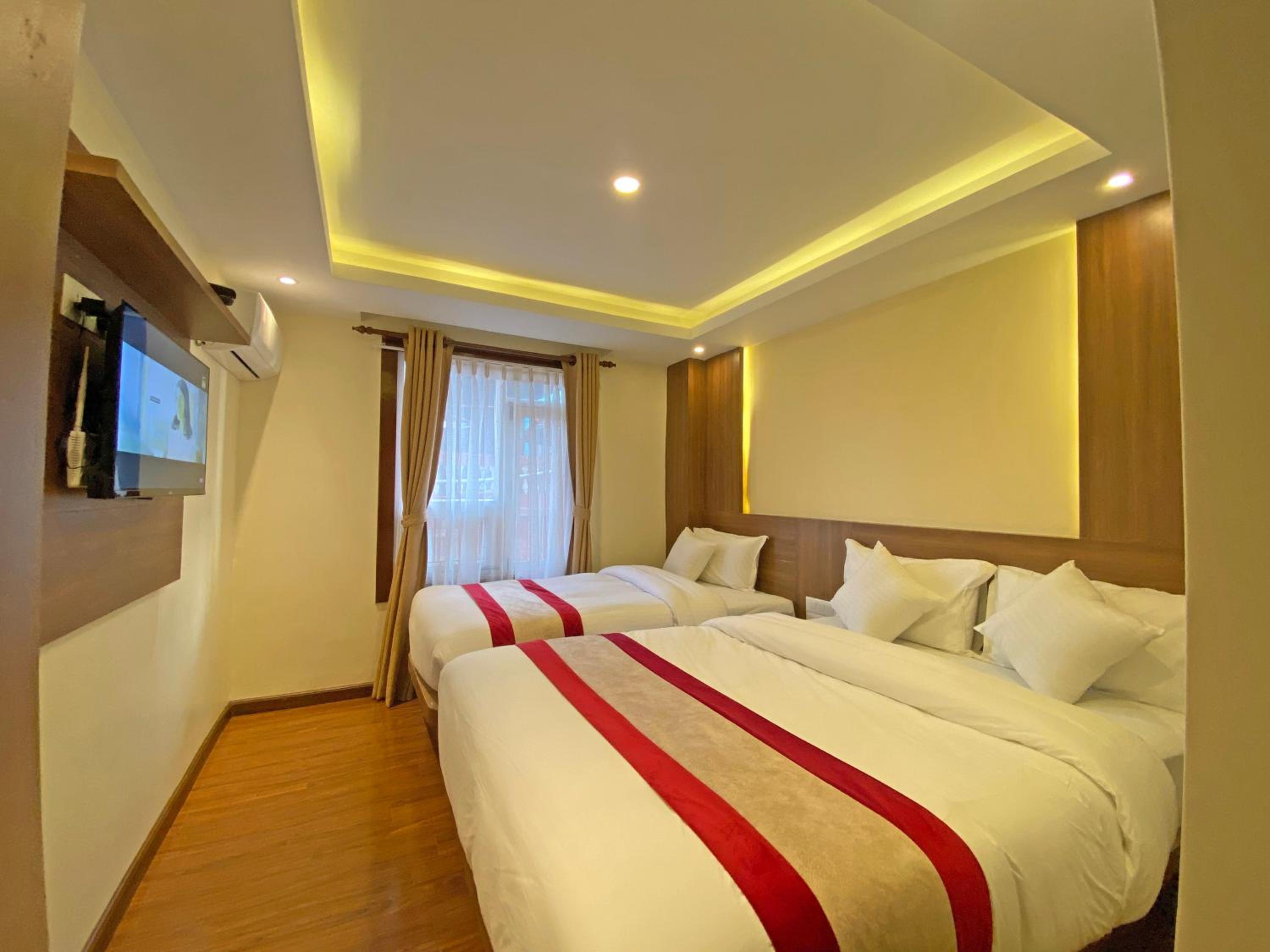 Deluxe Double or Twin Room - Photo 8