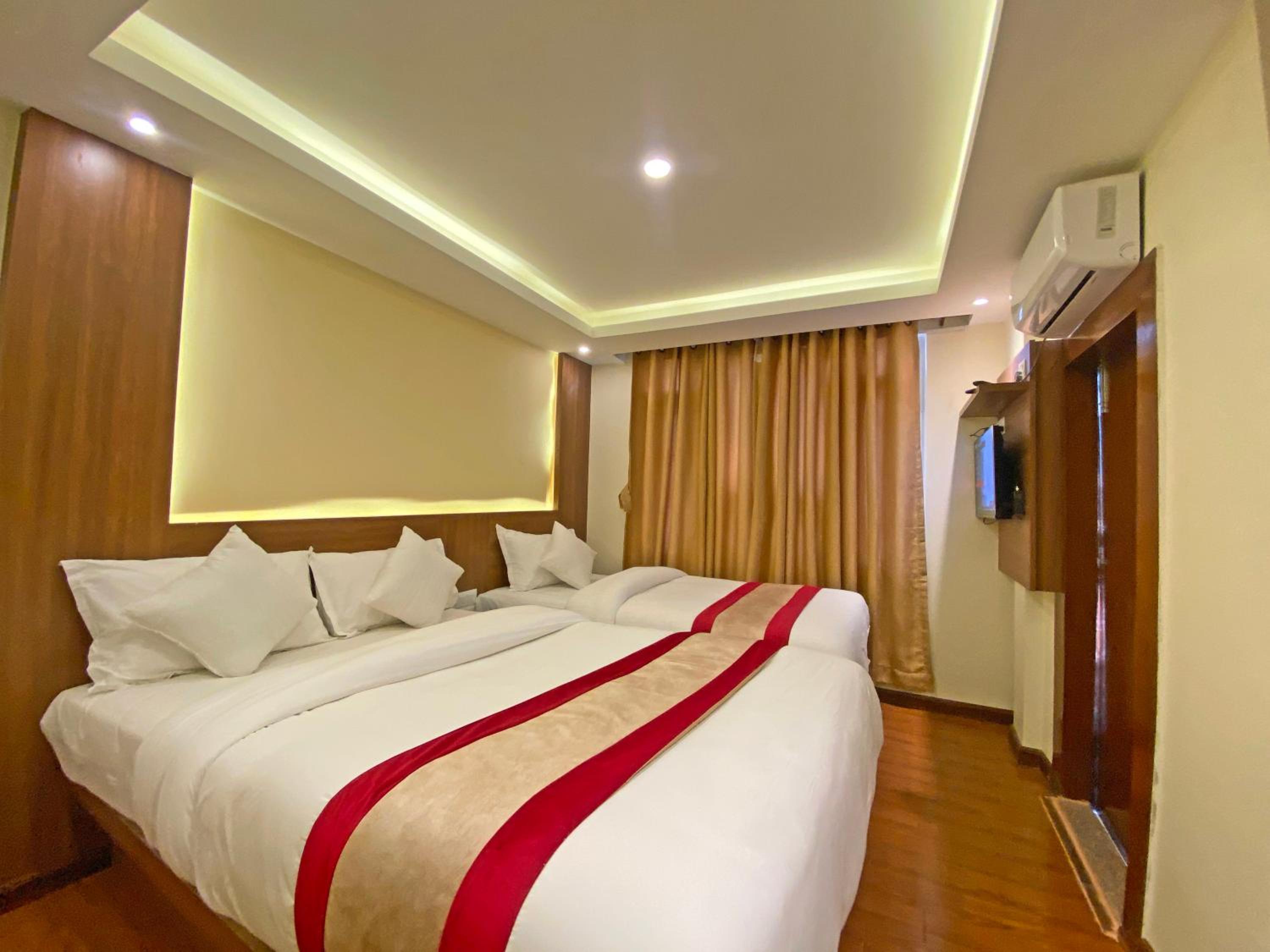 Deluxe Double or Twin Room - Photo 7