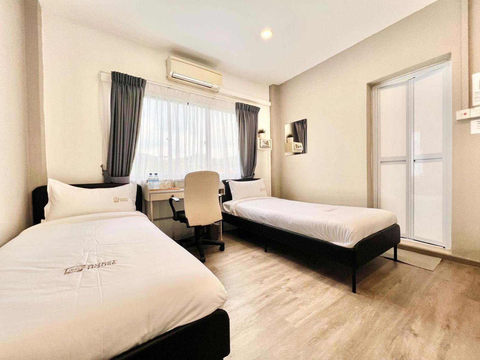 Triple Room with Common Bathroom photo 3
