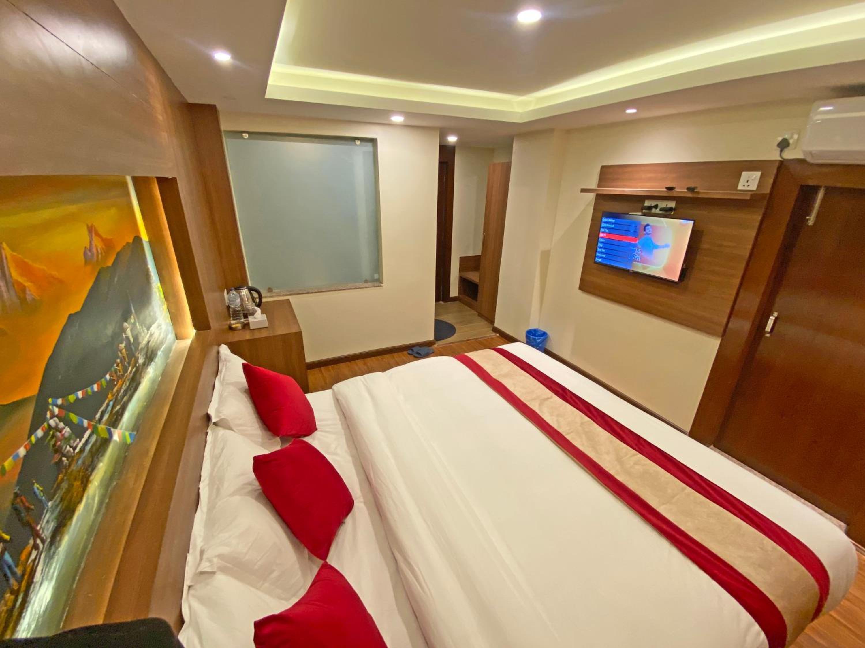 Deluxe Double Room - Photo 8