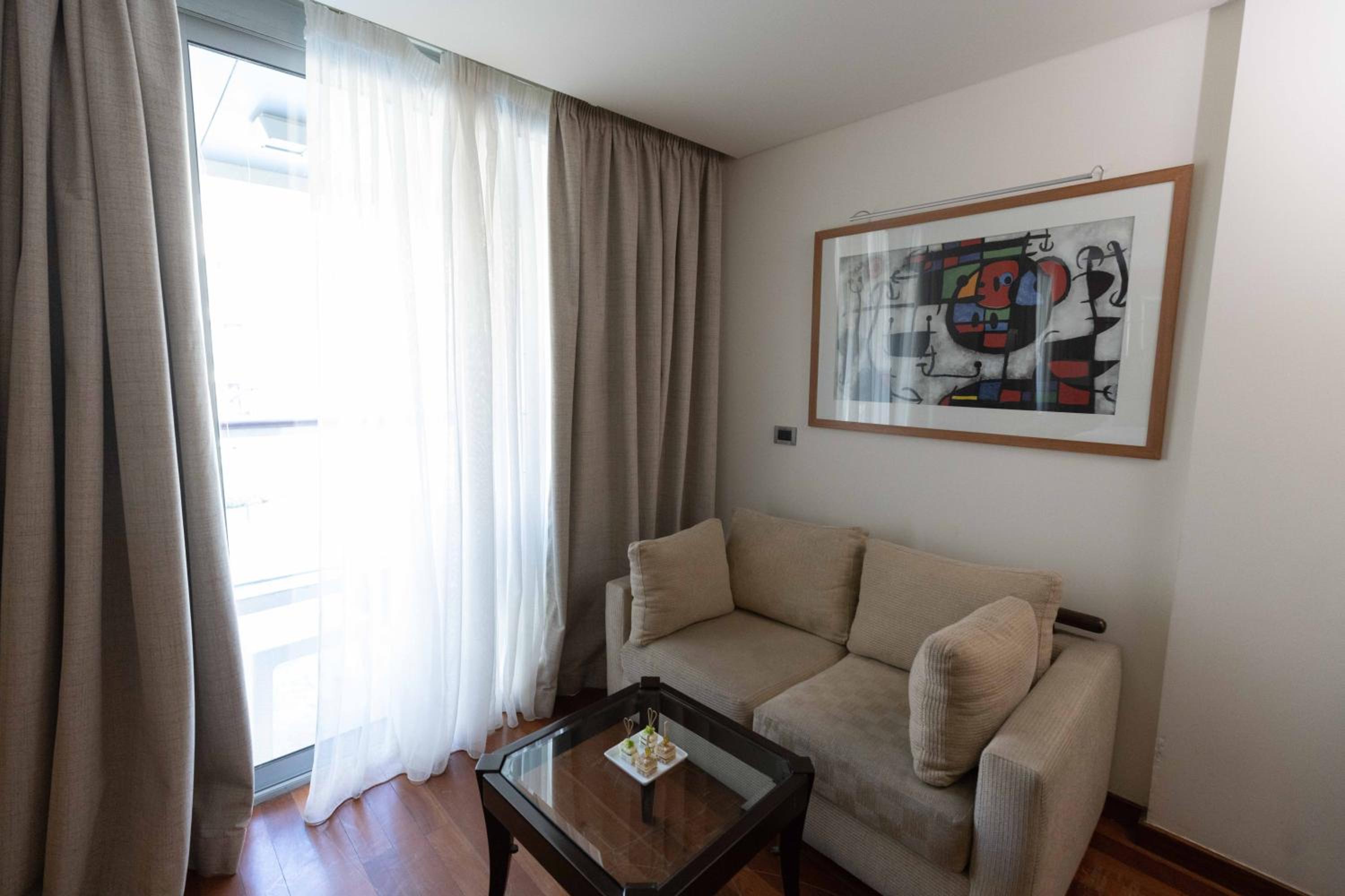 Junior Suite with Balcony photo 3