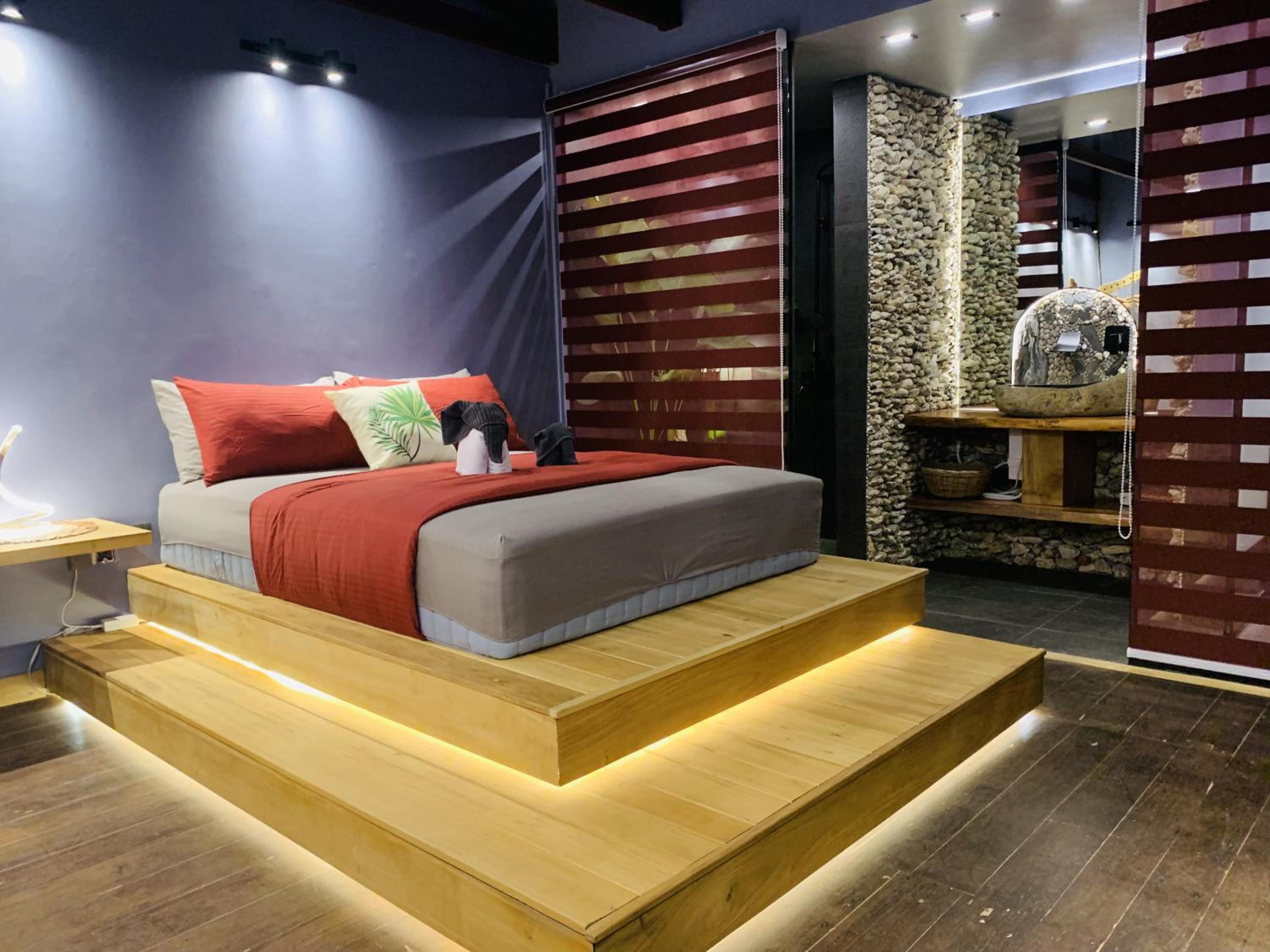 Deluxe Queen Room
