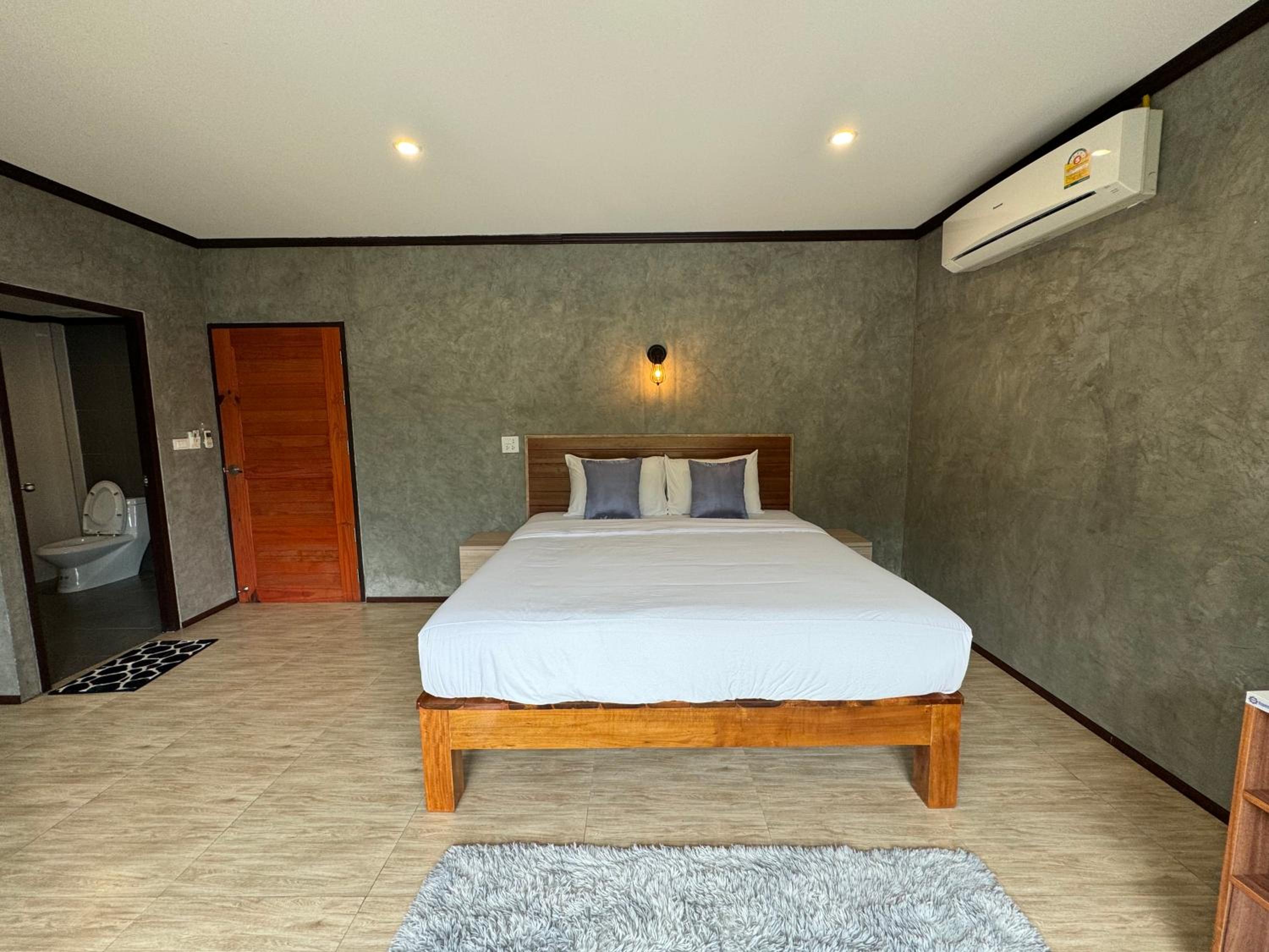 Suite with Pool View photo 1