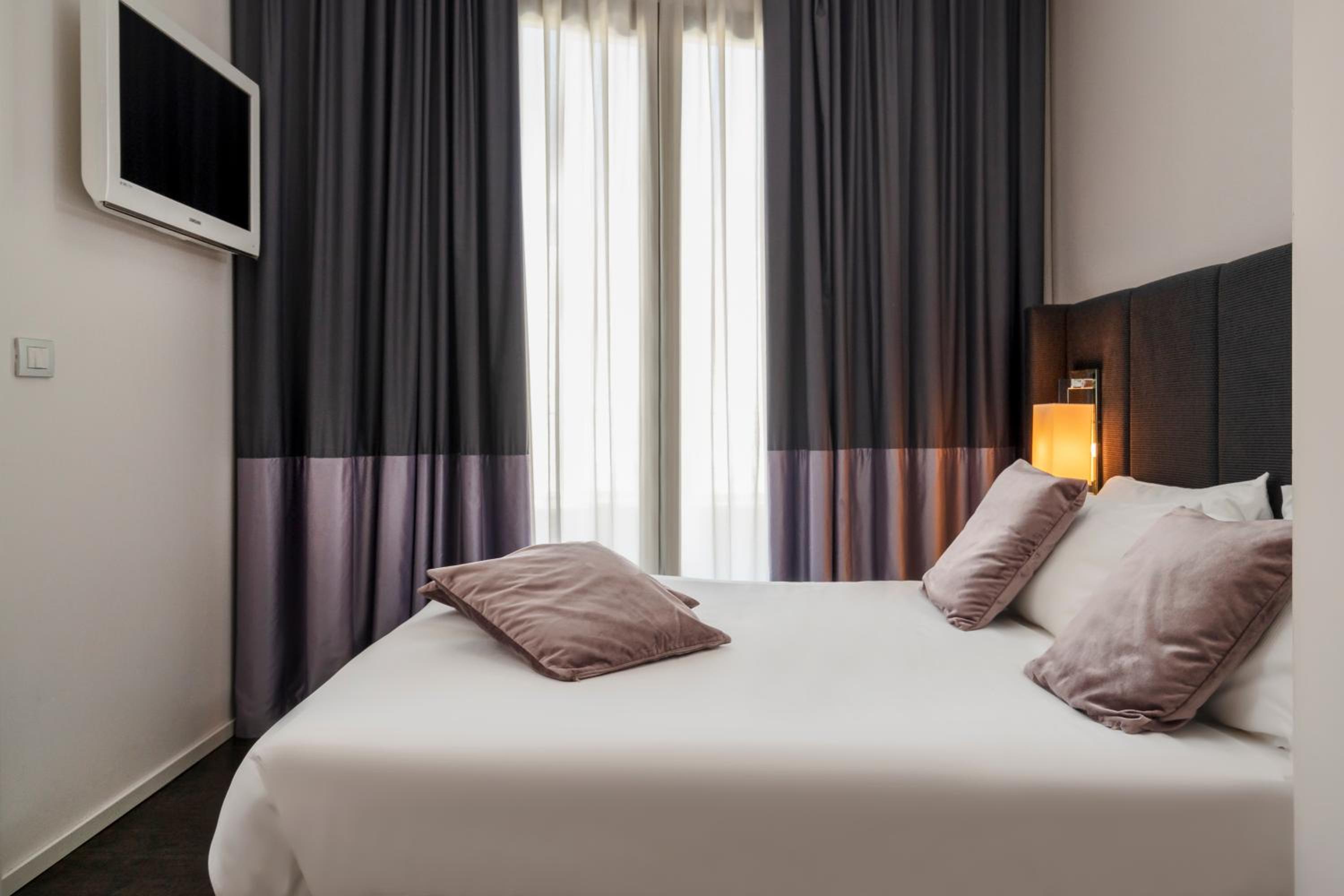 Double Room - Photo 1