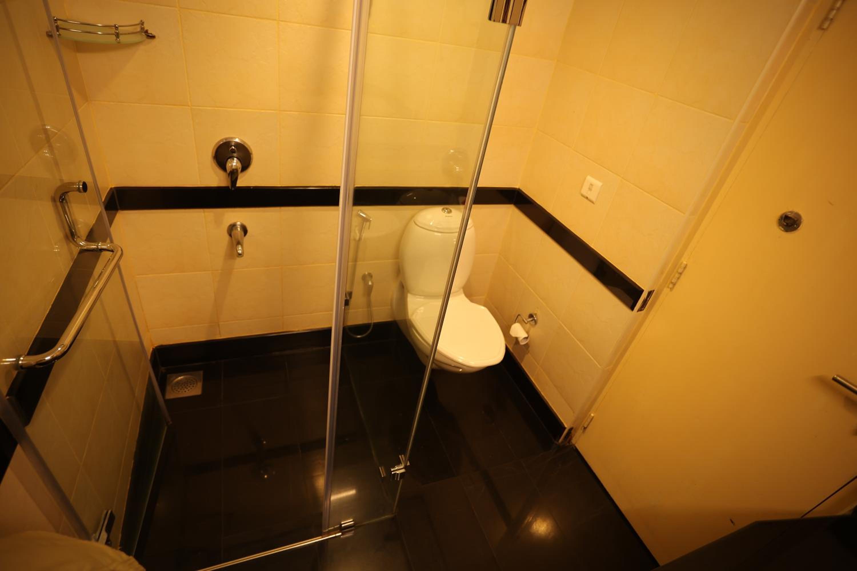 Standard Double or Twin Room photo 3