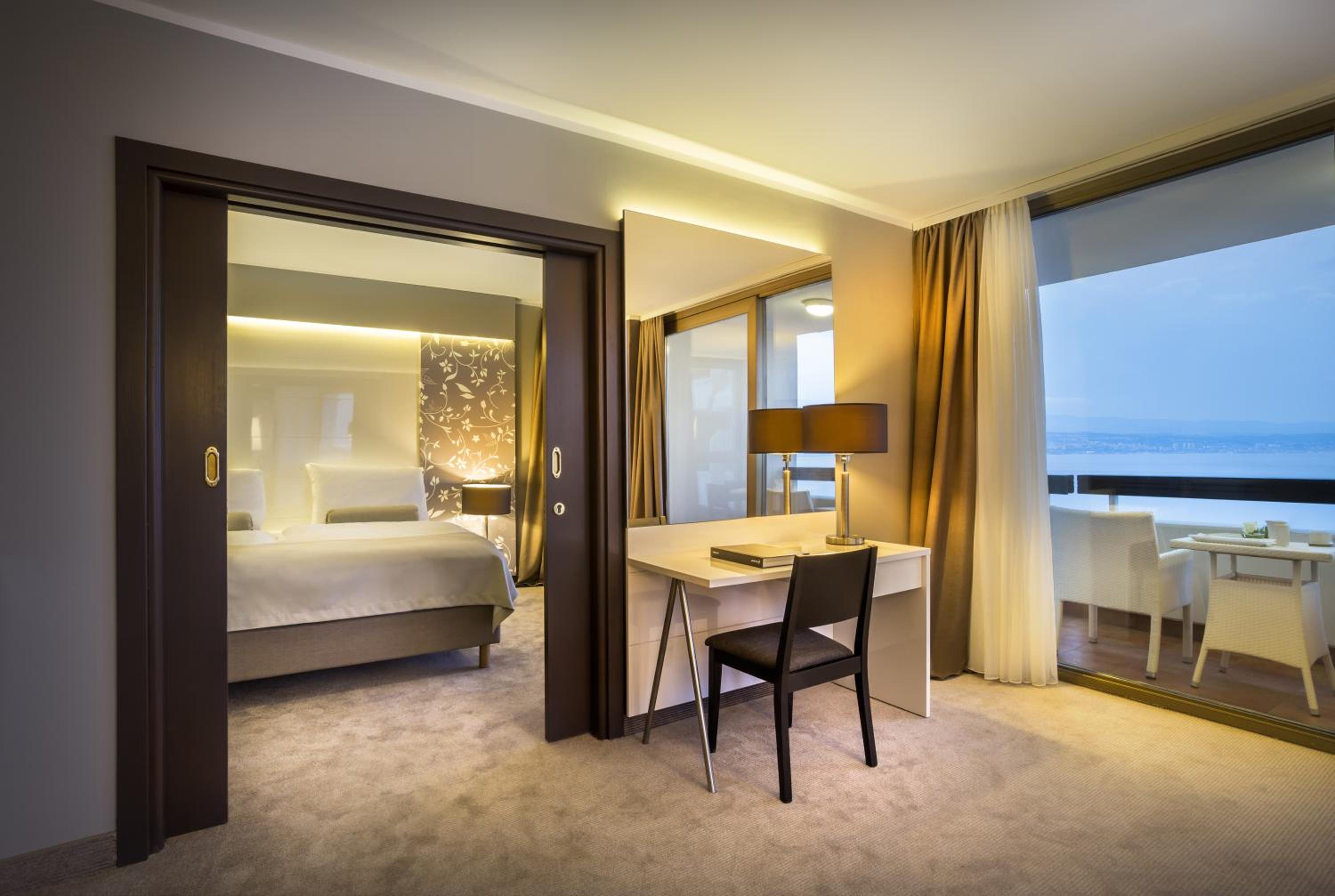 Suite - Photo 6