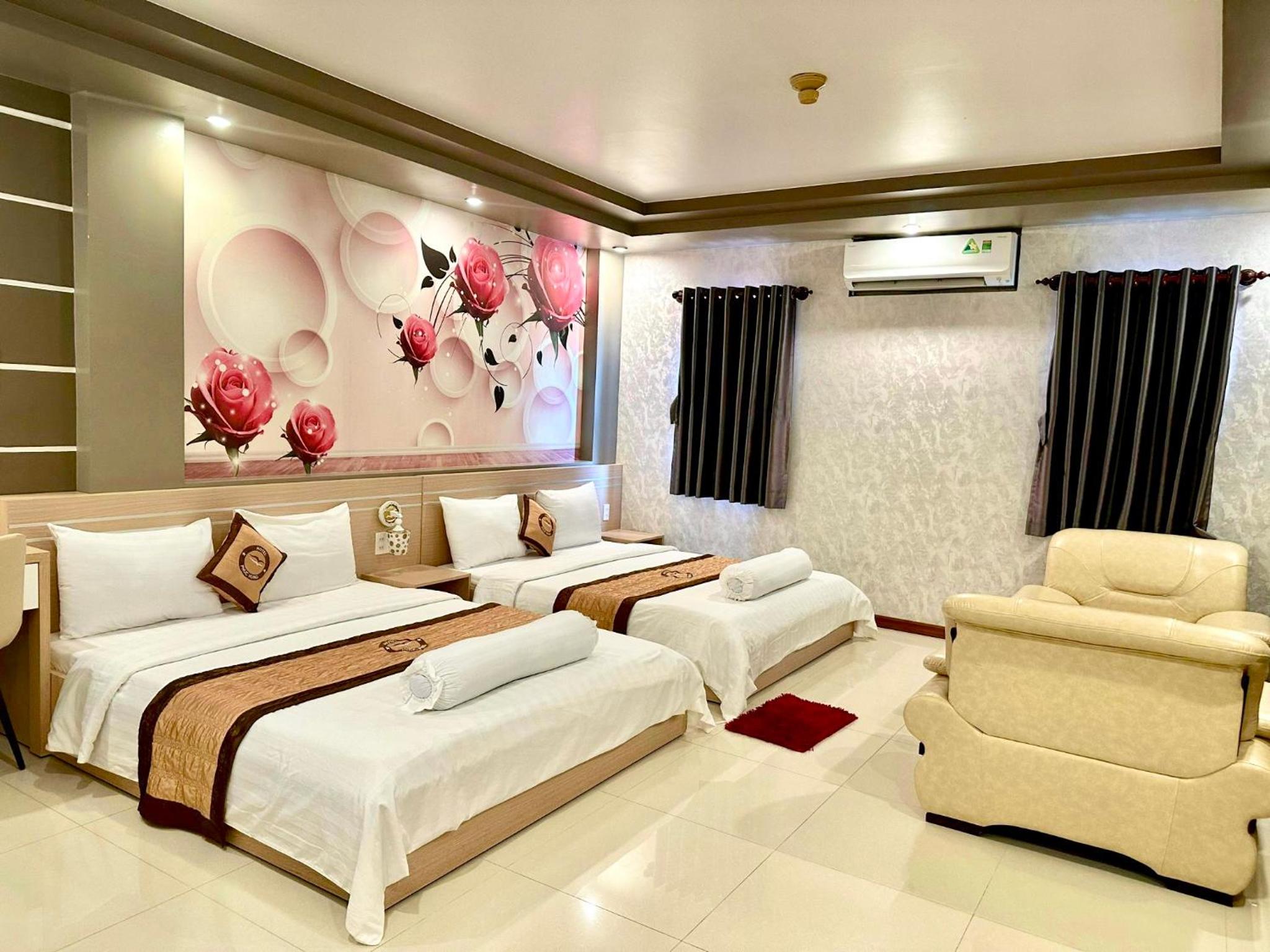 Quadruple Room - Photo 11