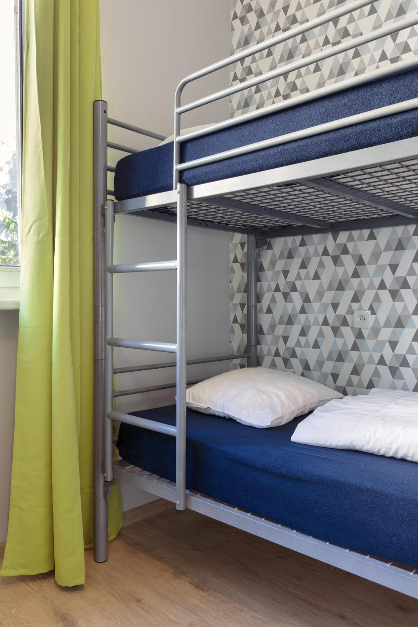 Bed in 4-Bed Mixed Dormitory Room photo 2