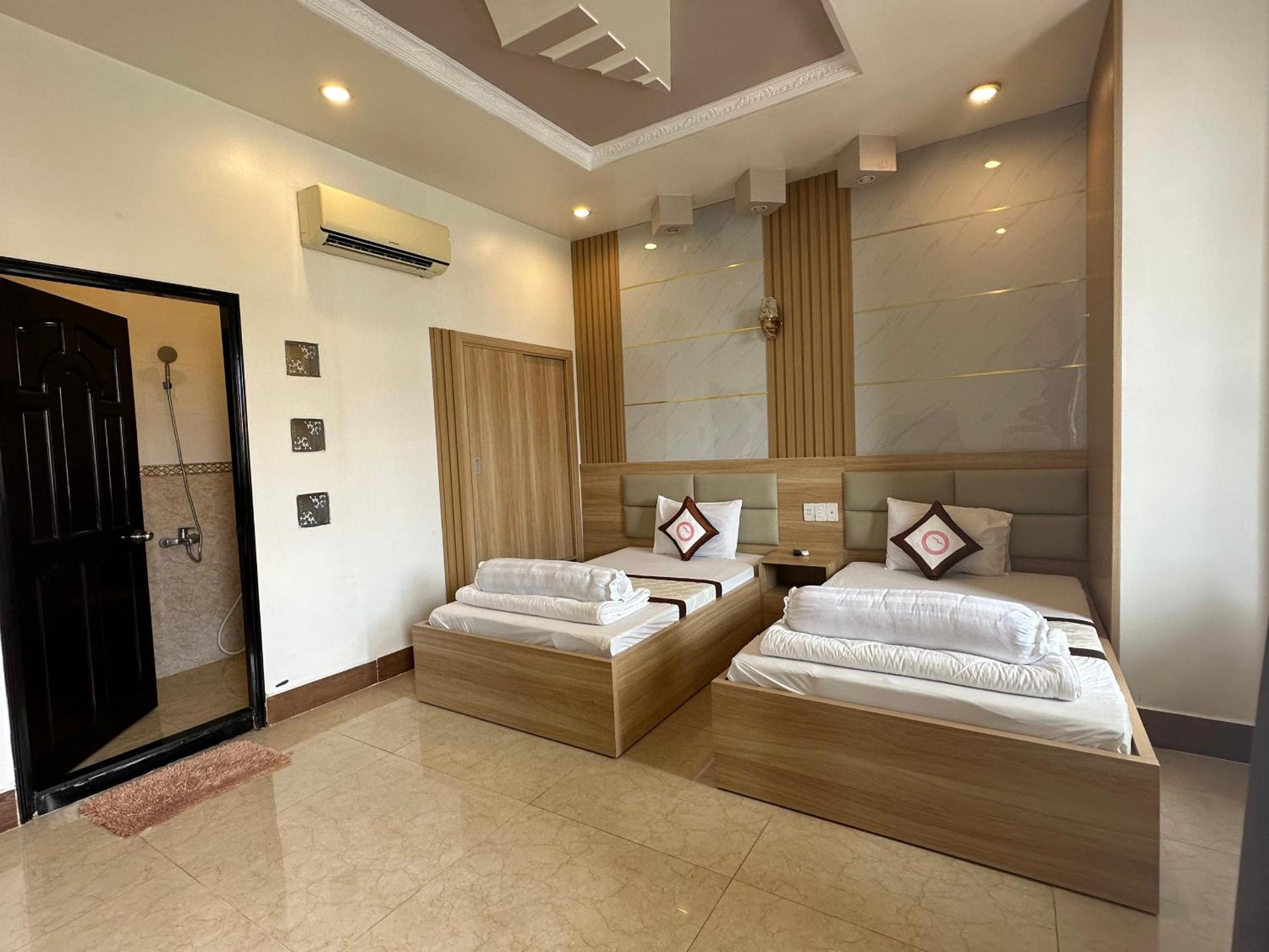 Twin Room - Photo 3