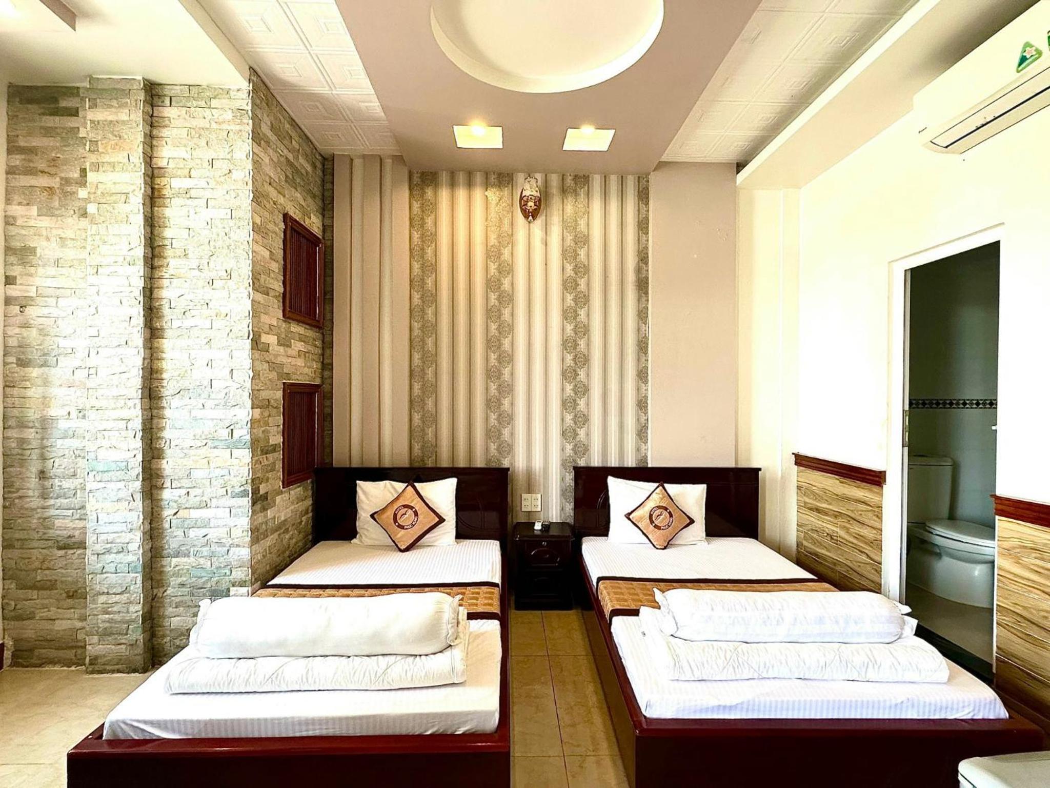 Twin Room - Photo 8