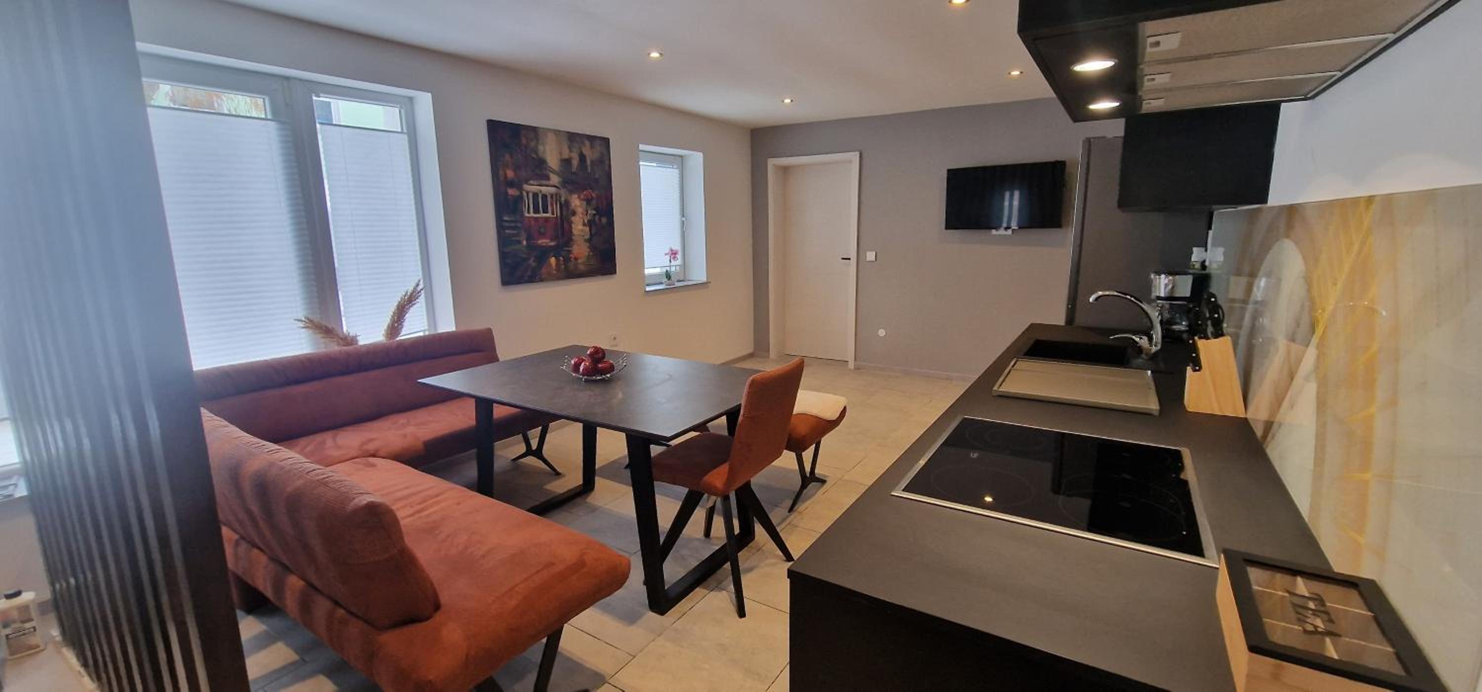 Apartment photo 2
