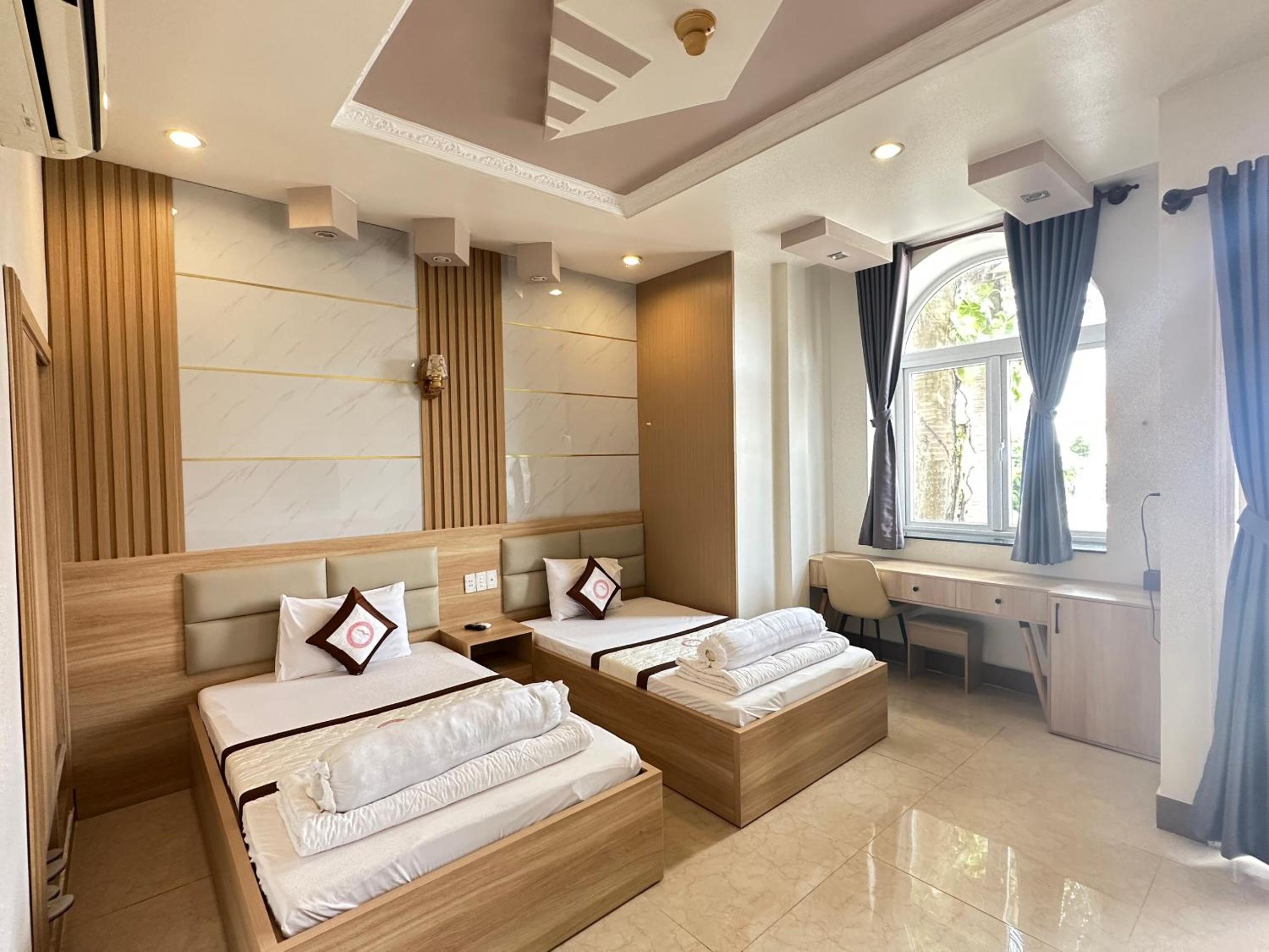 Twin Room - Photo 2