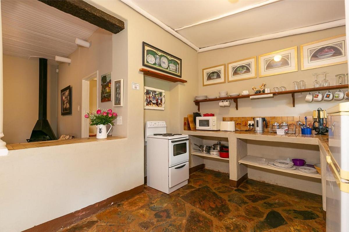 Family Suite with Balcony - Photo 8