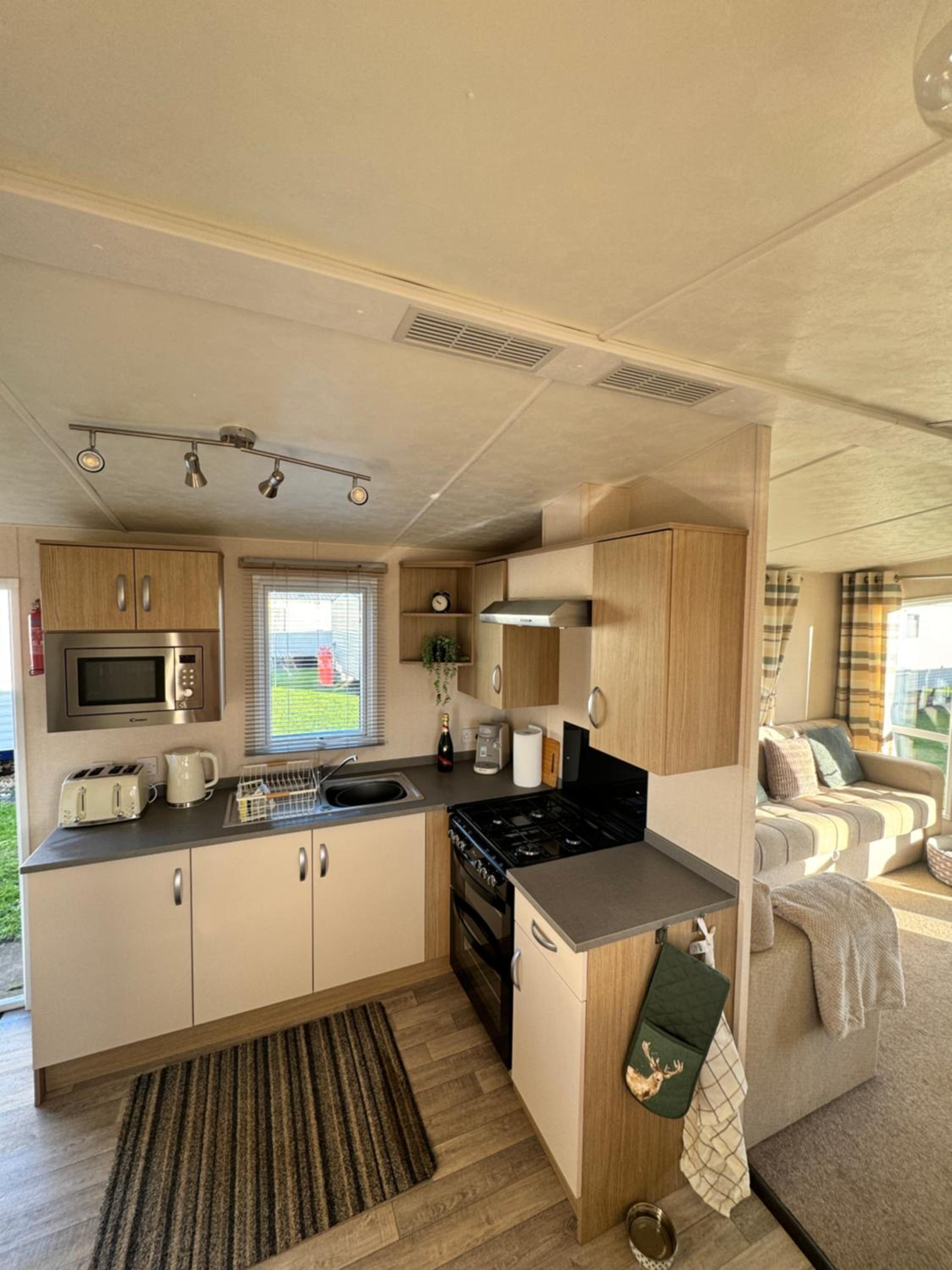 Caravan photo 2
