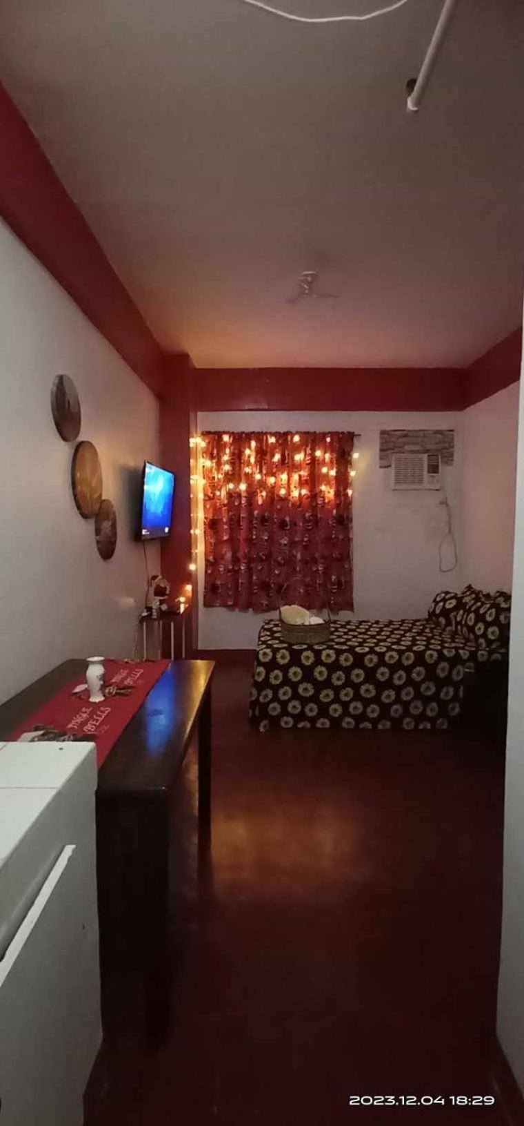 One-Bedroom Apartment - Photo 1