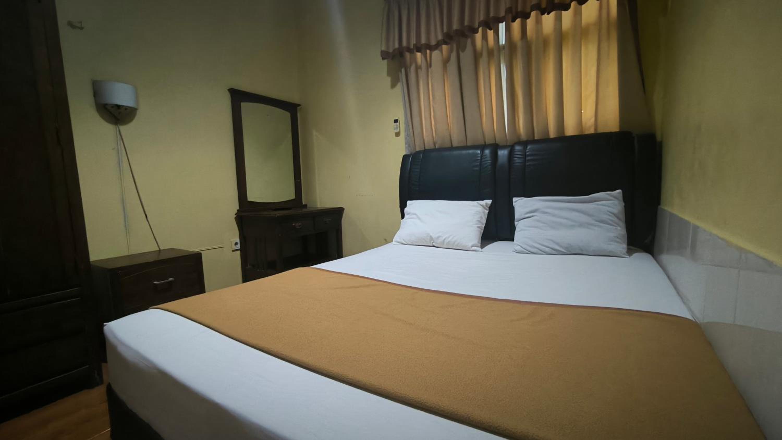 Standard Double Room - Photo 4