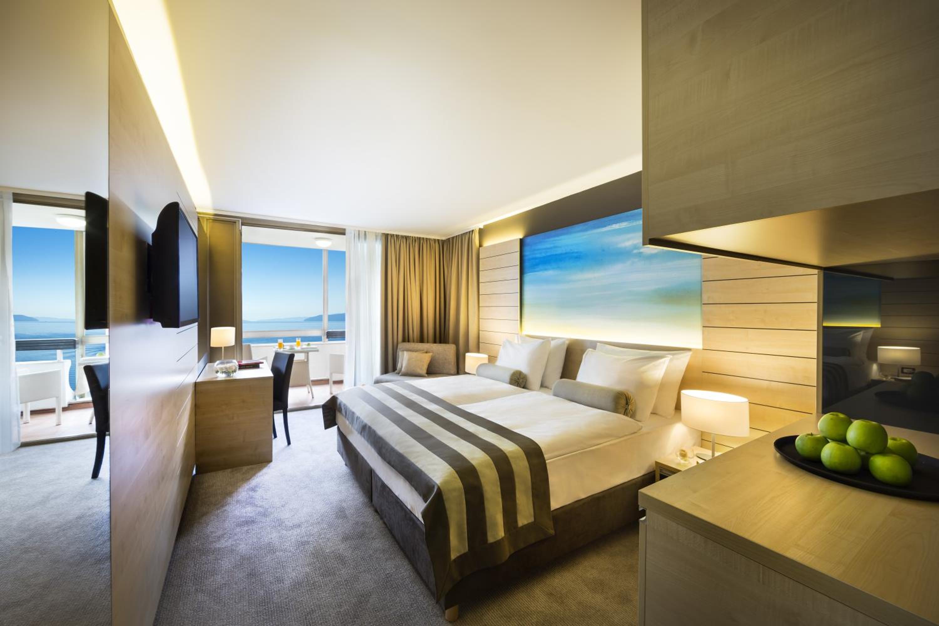 Superior Twin Room with Sea View - Photo 1