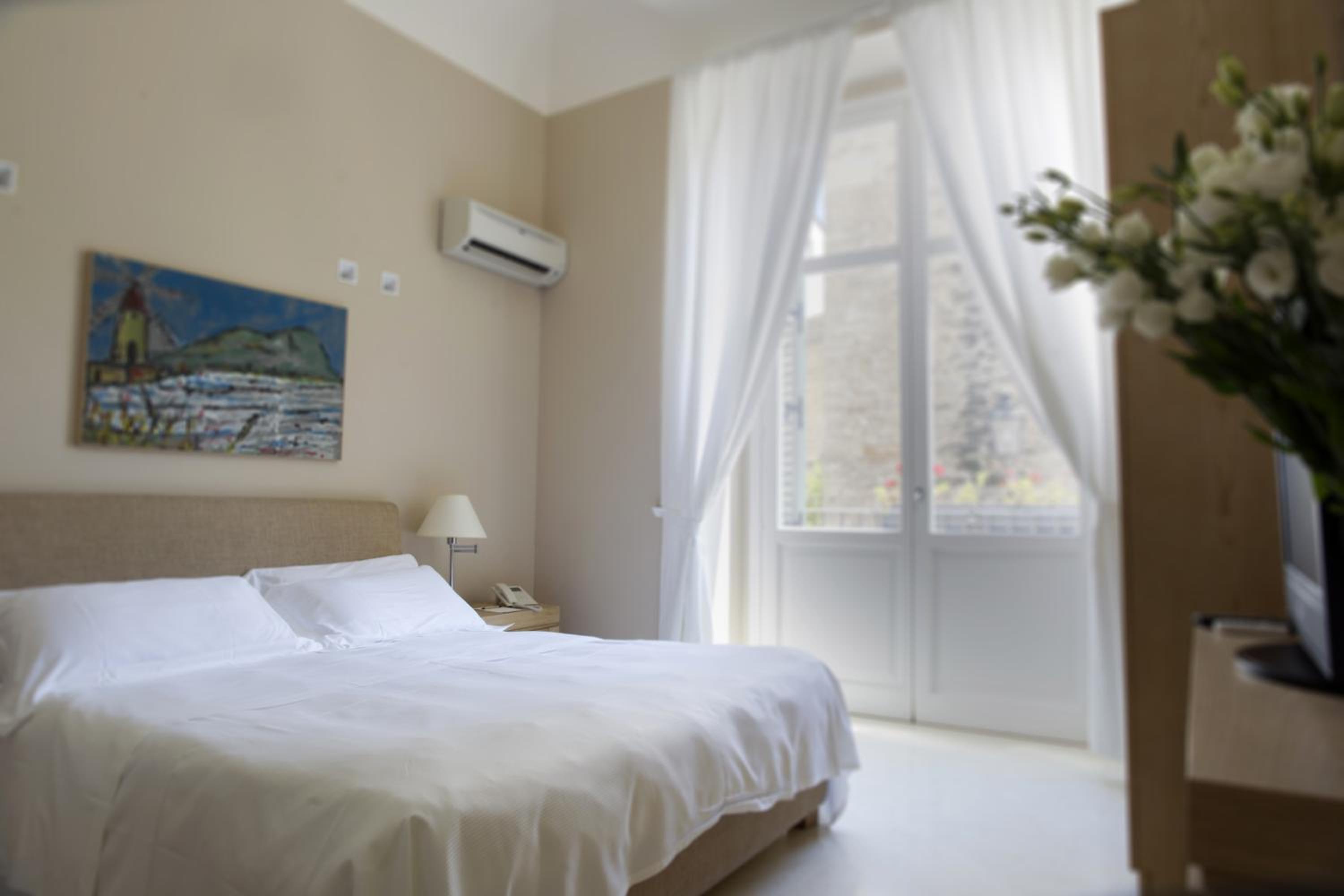 Classic Double Room - Photo 6
