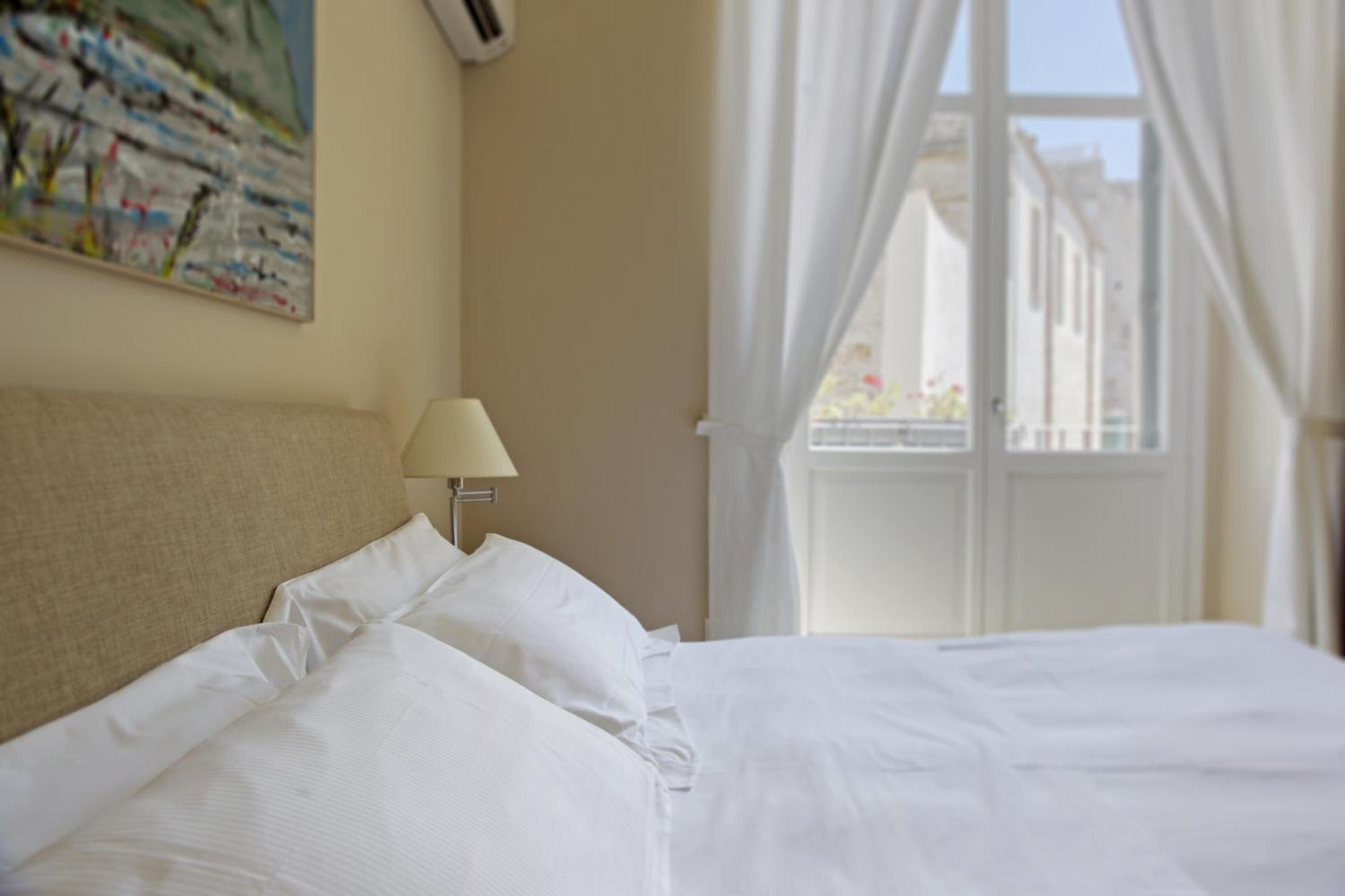 Classic Double Room - Photo 1
