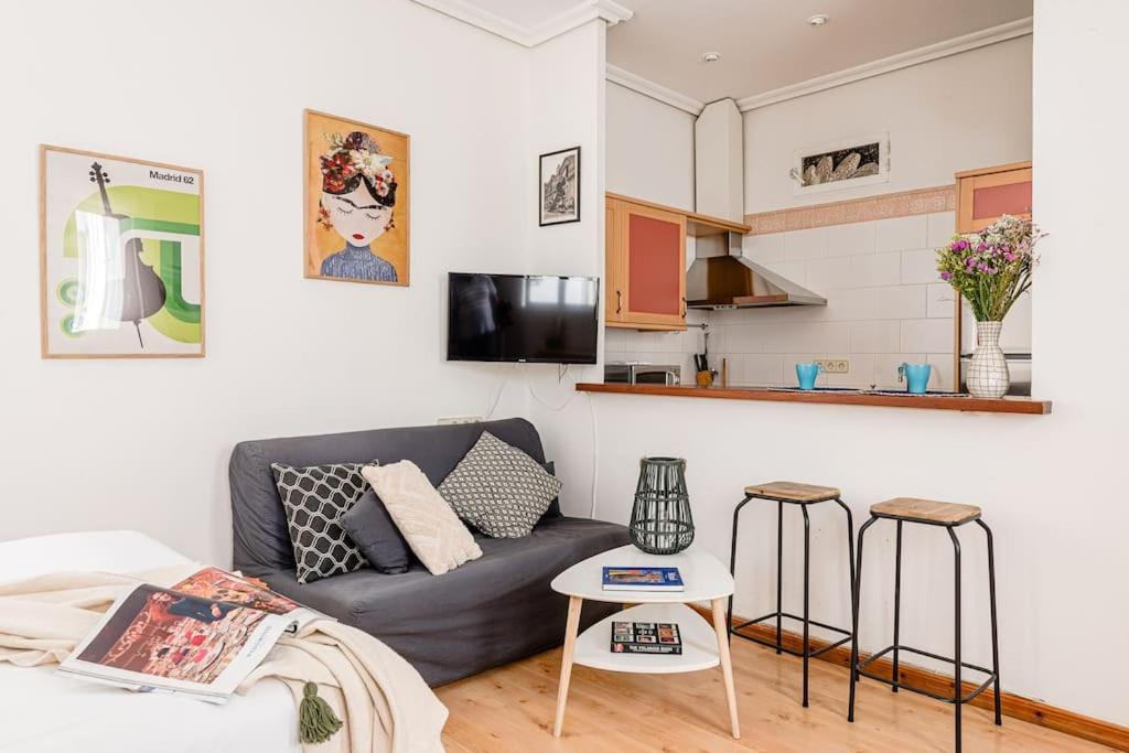 Studio Apartment photo 3