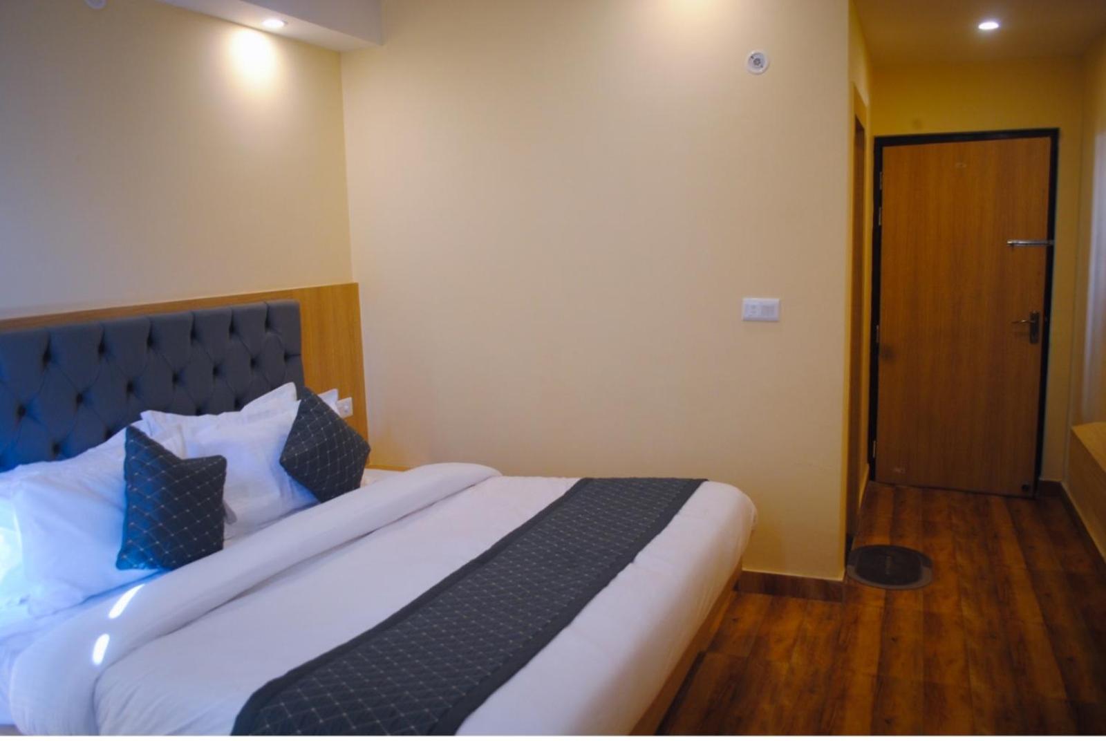 Double Room - Photo 3