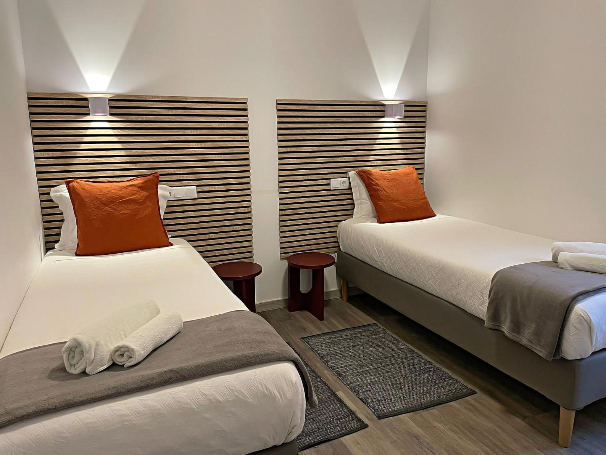 Double or Twin Room with Private Bathroom - Photo 4