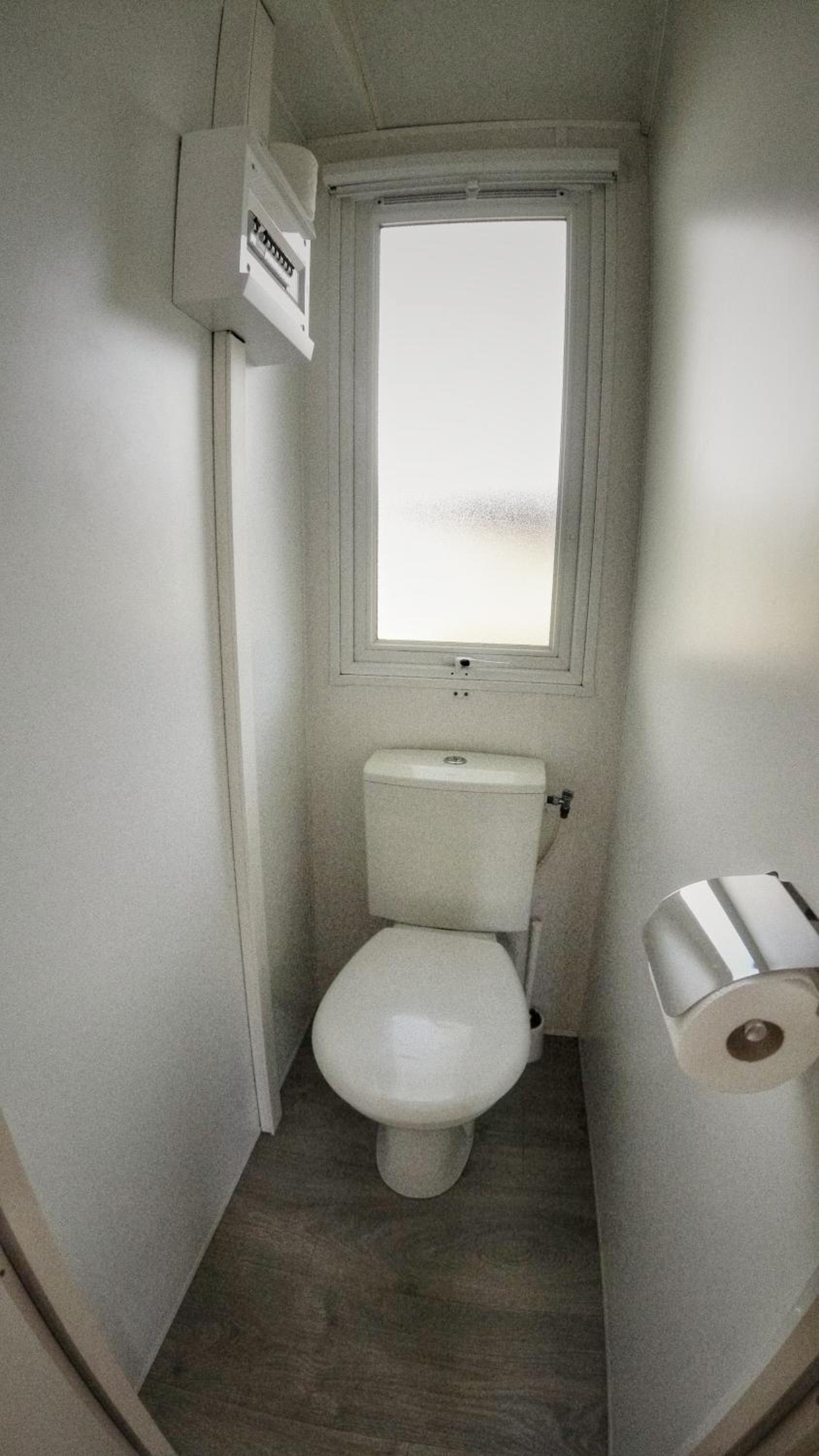 Mobile Home - Photo 22