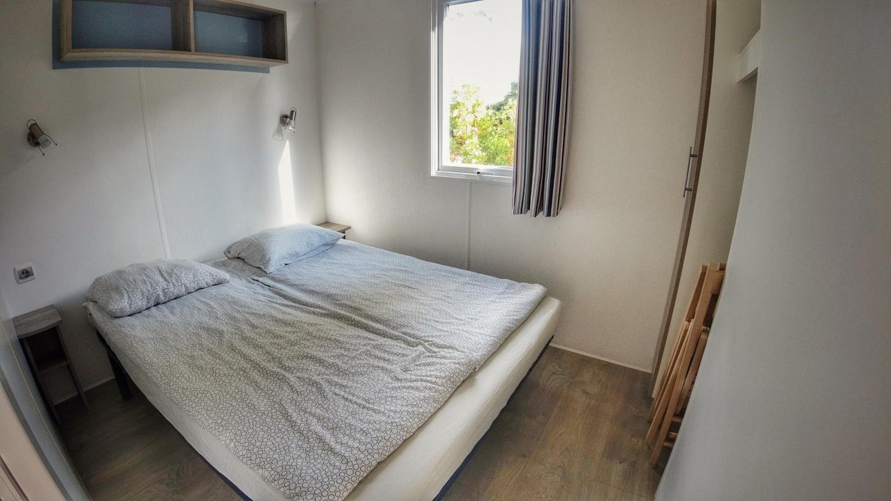 Mobile Home - Photo 1