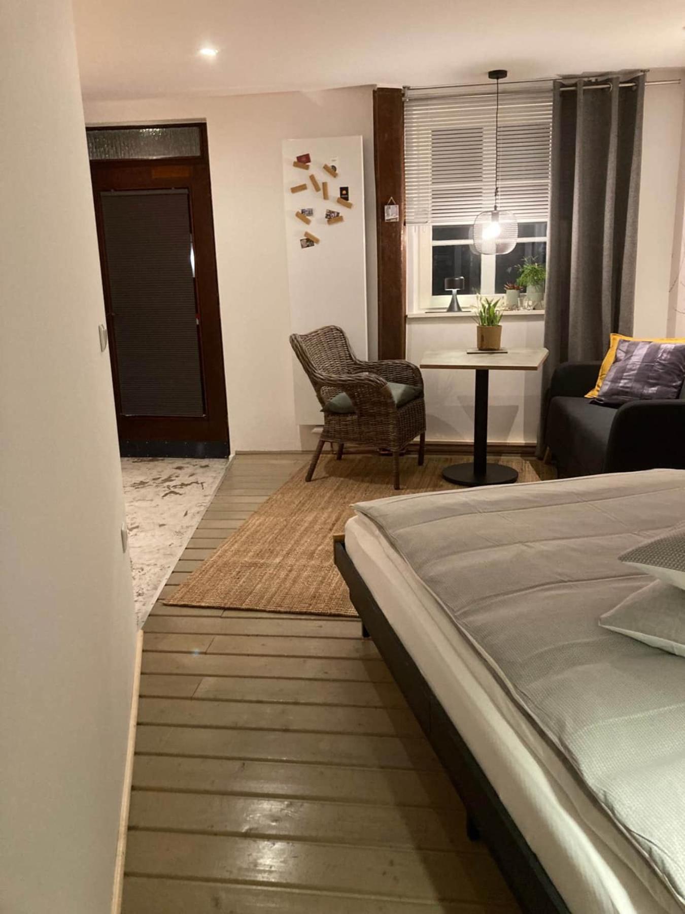 One-Bedroom Apartment - Photo 2