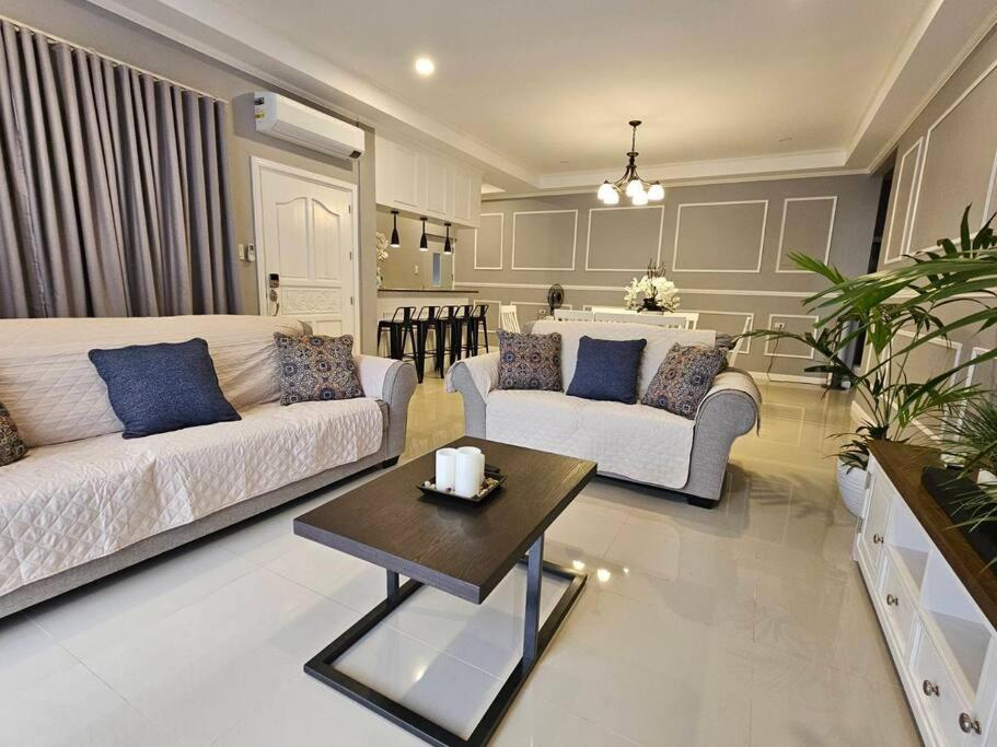 Three-Bedroom Villa photo 1