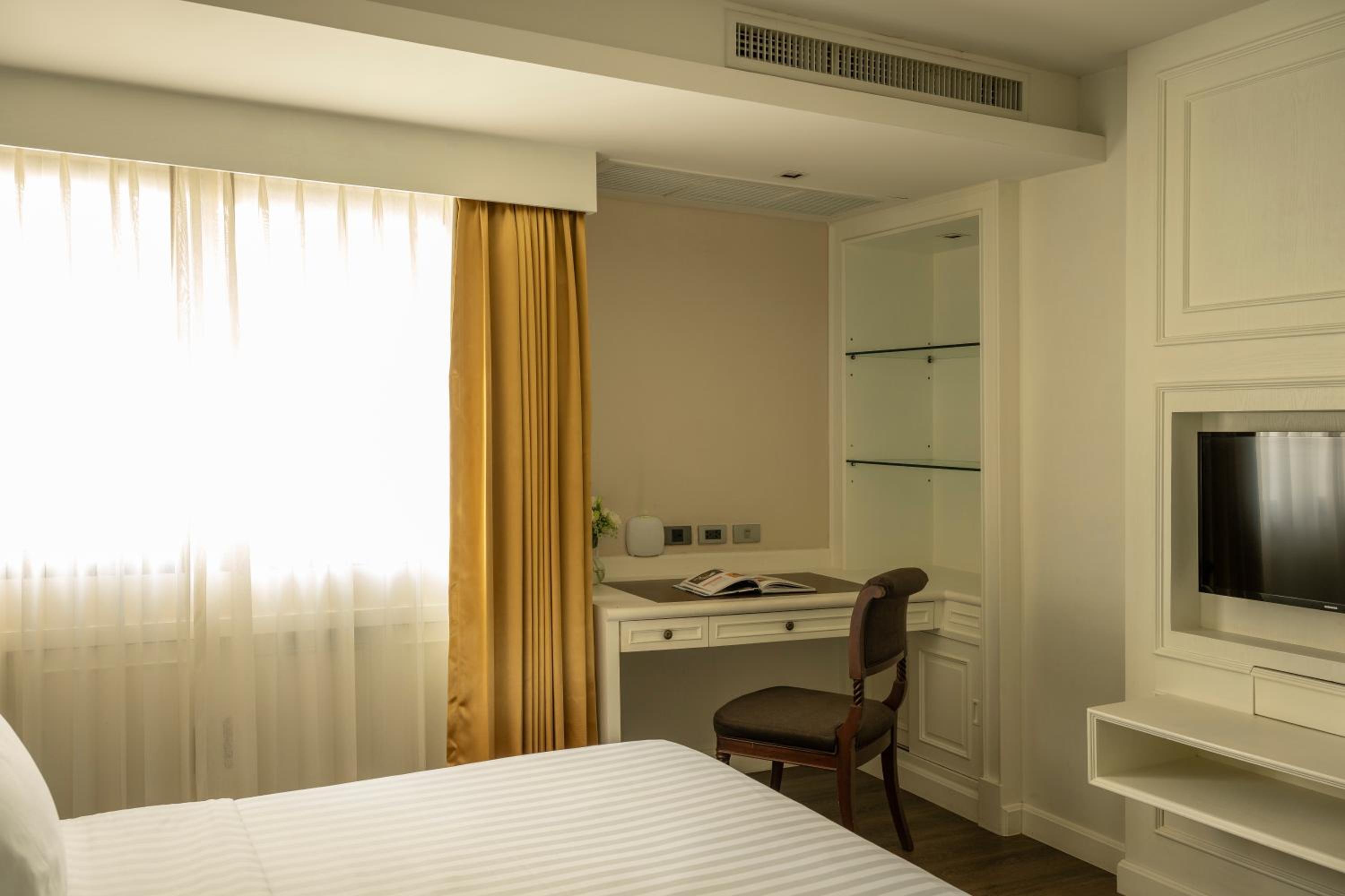 Two Bedroom Deluxe Suite photo 3