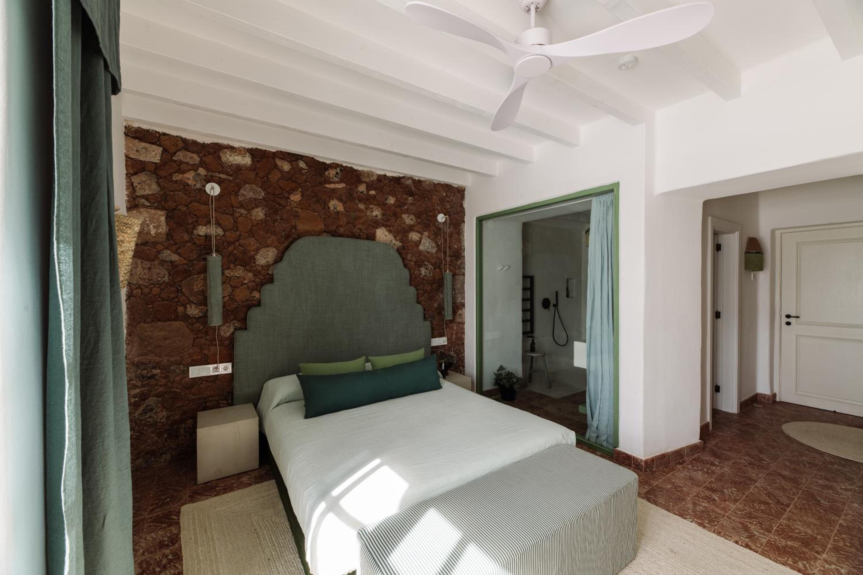 Habitación Doble con Balcón y Vista al Mar photo