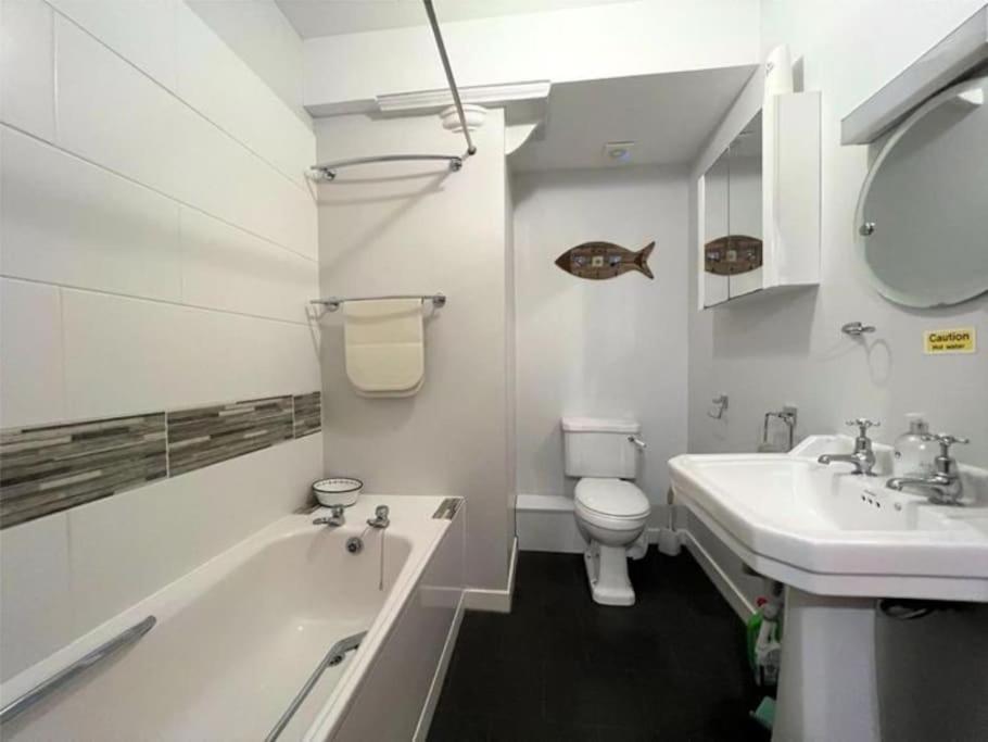 Two-Bedroom House photo 2